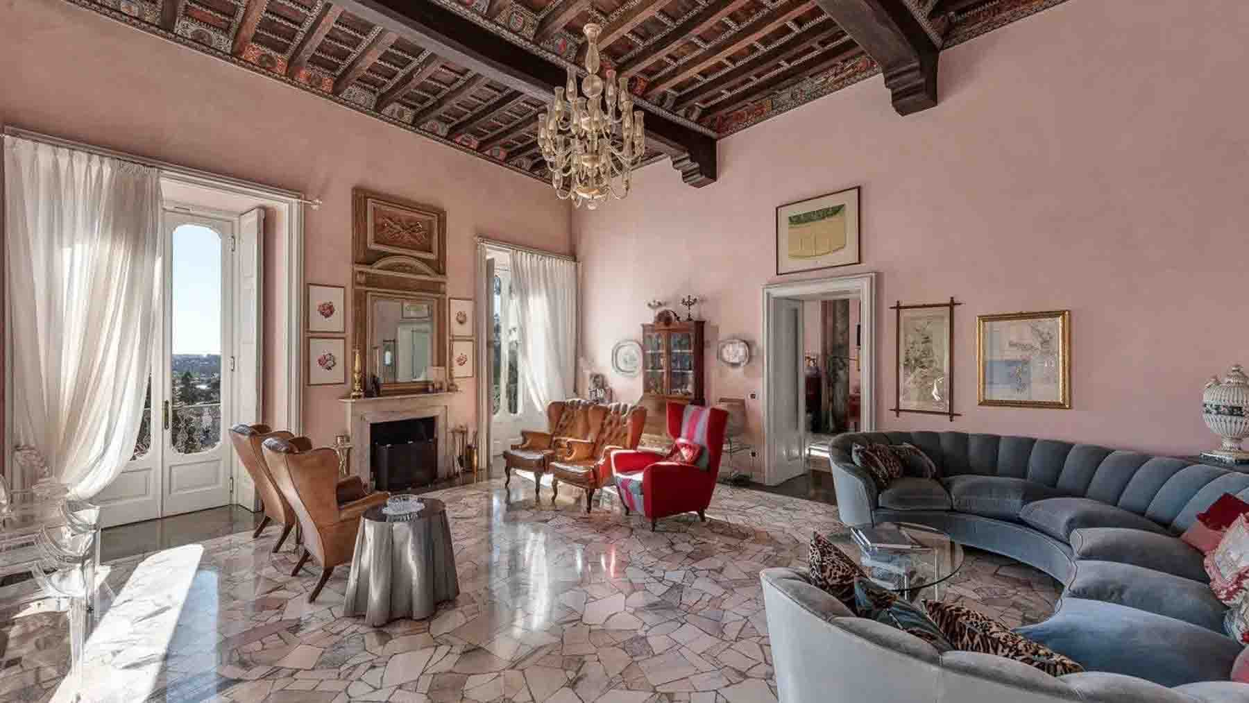 Villa storica con vista sui Laghi a Erba