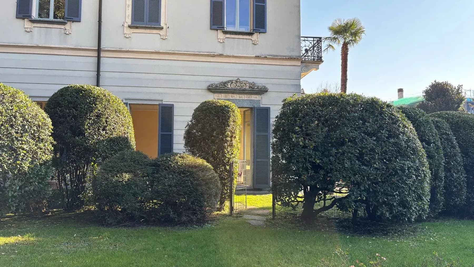 Appartamento di lusso sul Lago di Como con giardino