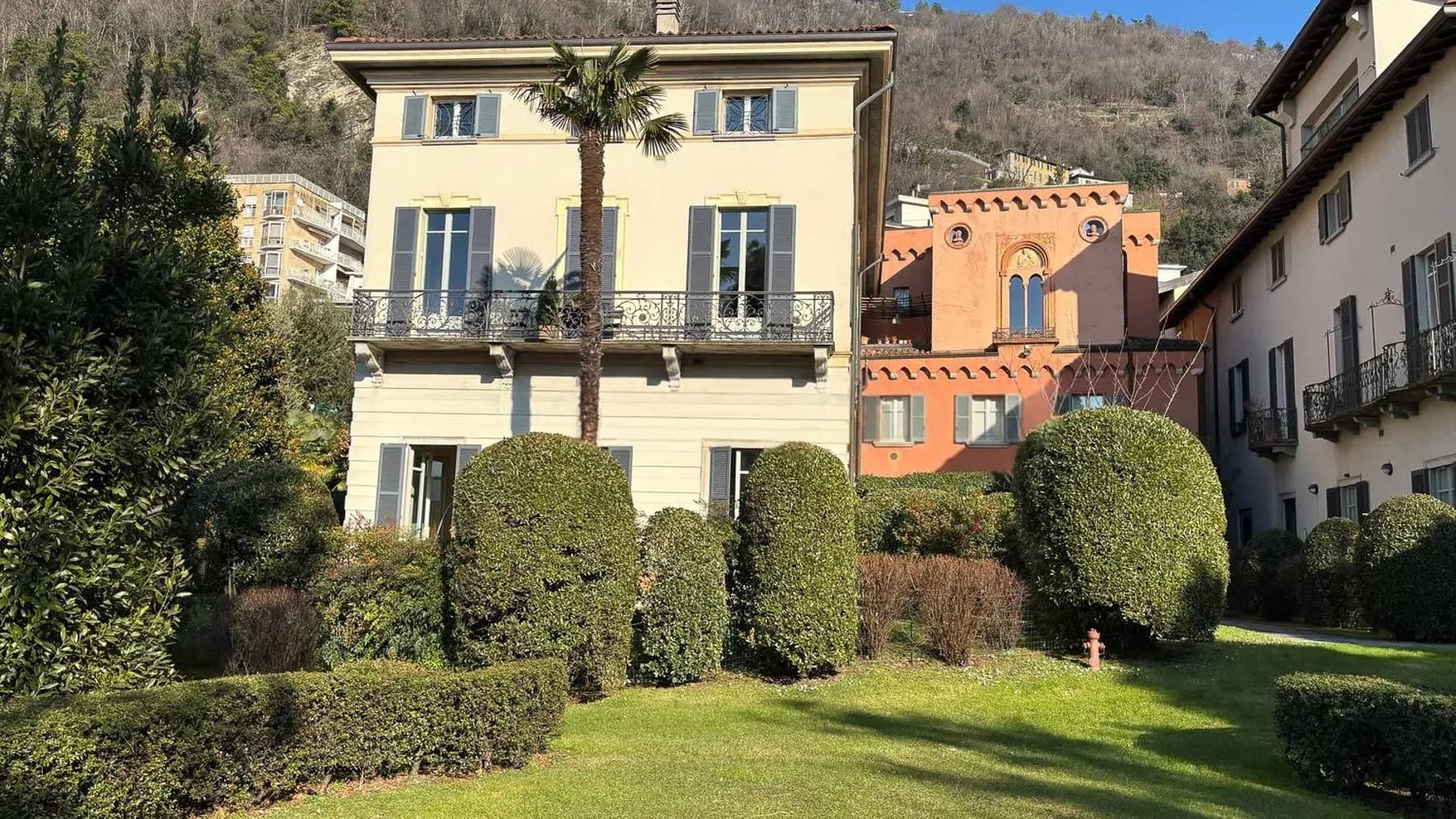 Appartamento di lusso sul Lago di Como con giardino