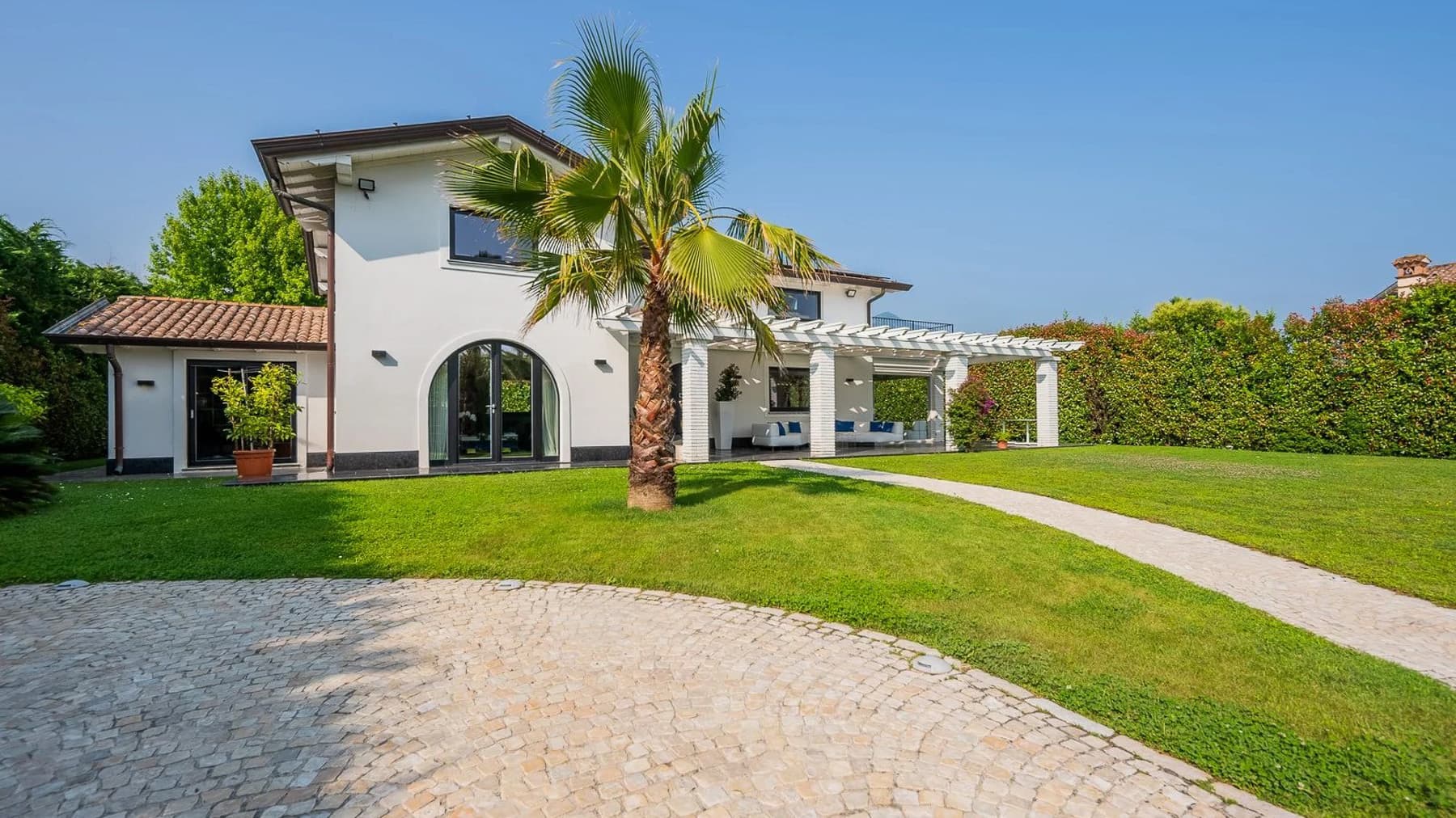 Villa in Charming Pietrasanta, Versilia - Tuscany