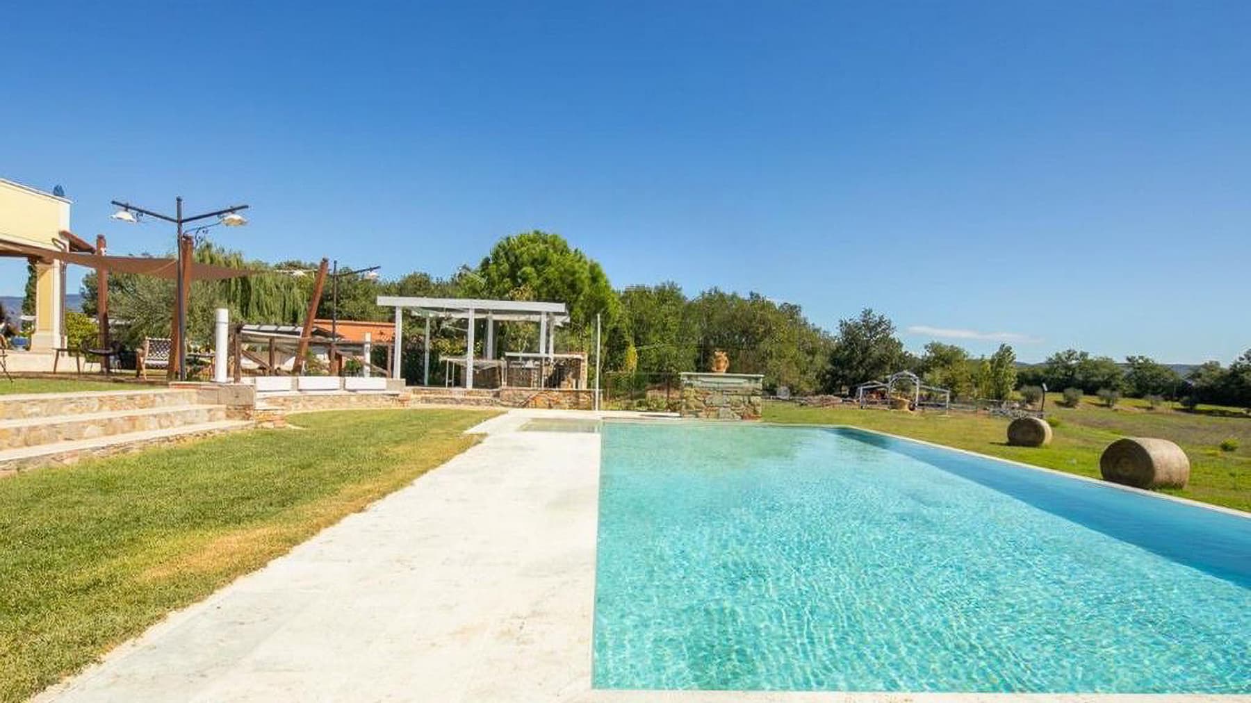 Villa panoramica a Camucia, nel cuore della Toscana