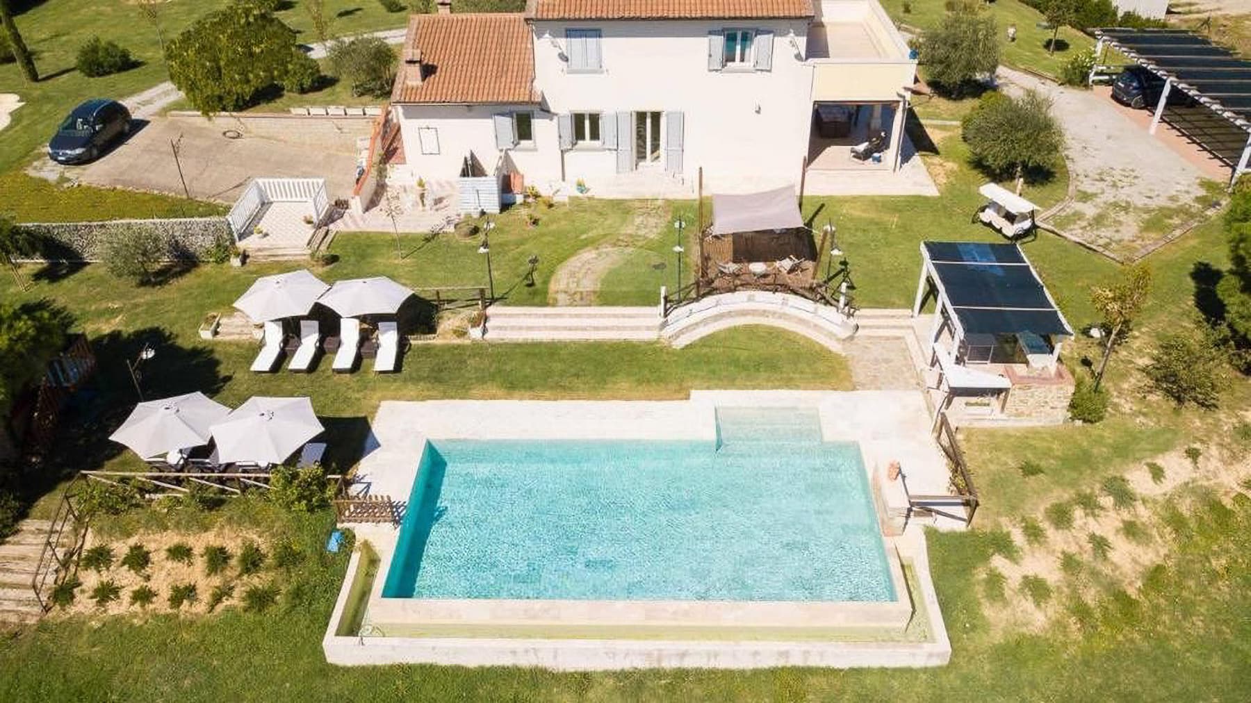 Villa panoramica a Camucia, nel cuore della Toscana