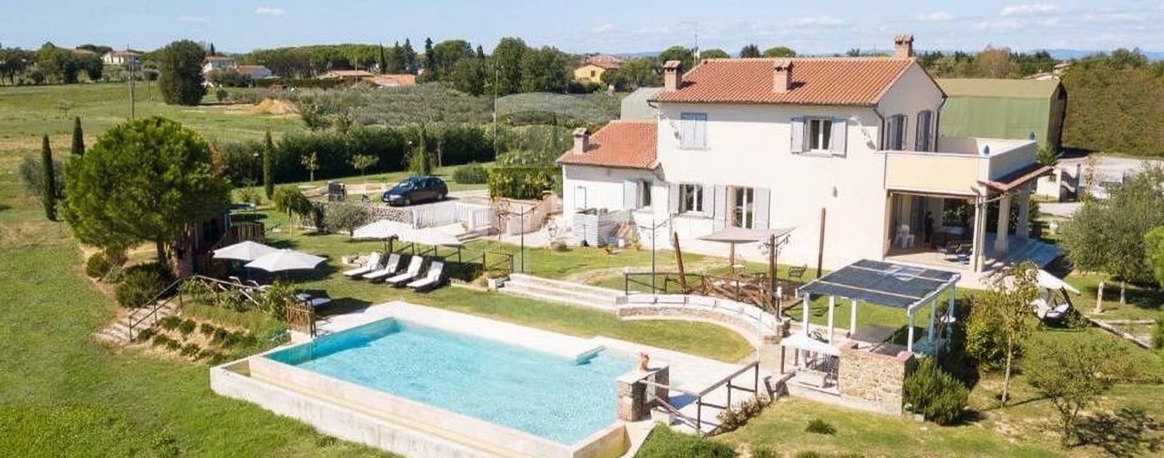 Villa panoramica a Camucia, nel cuore della Toscana