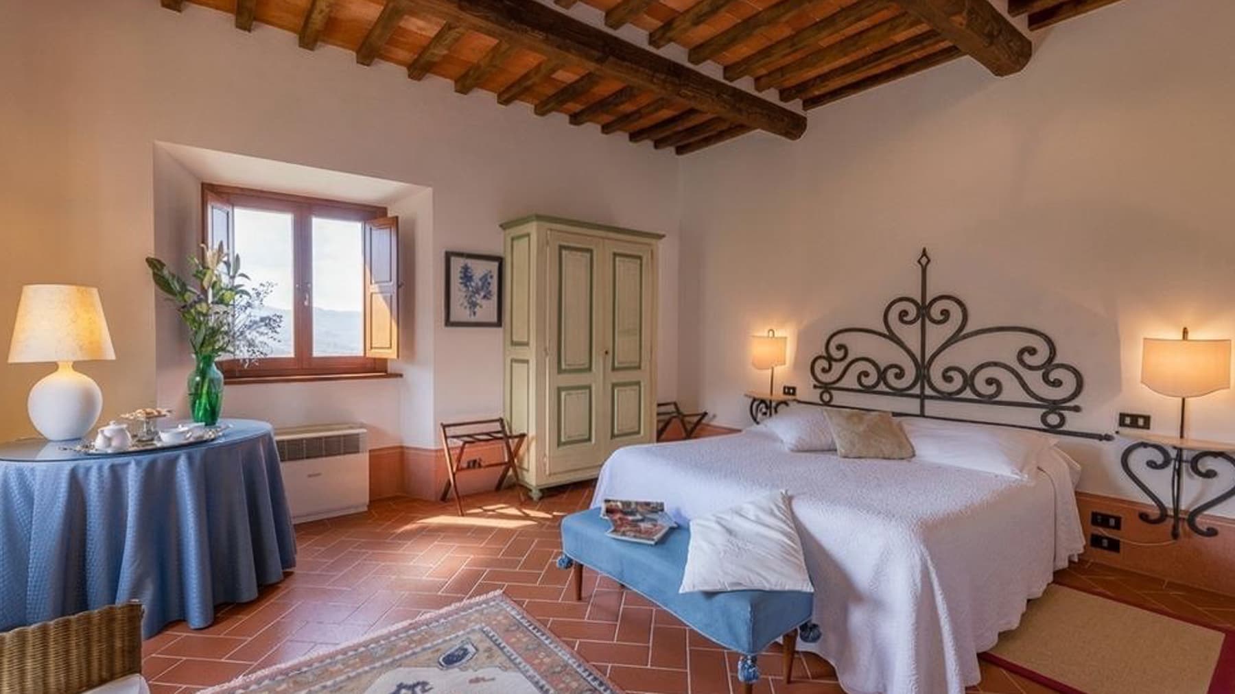 Casale storico a Campello sul Clitunno, Umbria