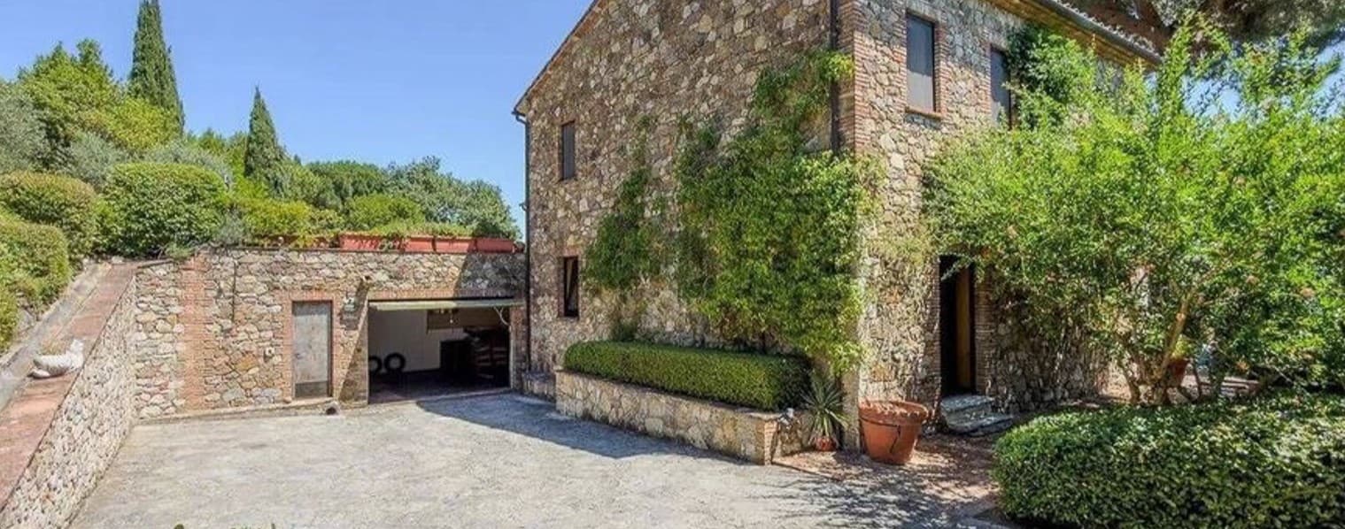 Villa in pietra con piscina panoramica a Cetona, Toscana