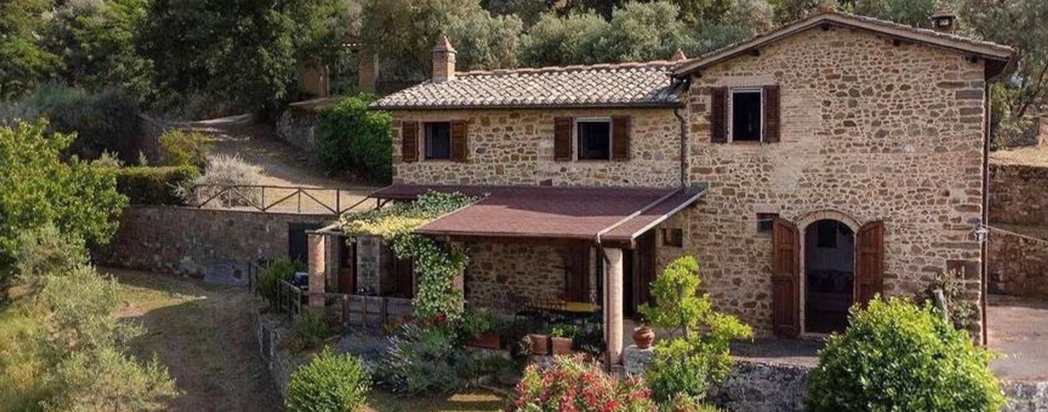Villa panoramica a Montalcino, cuore della Toscana