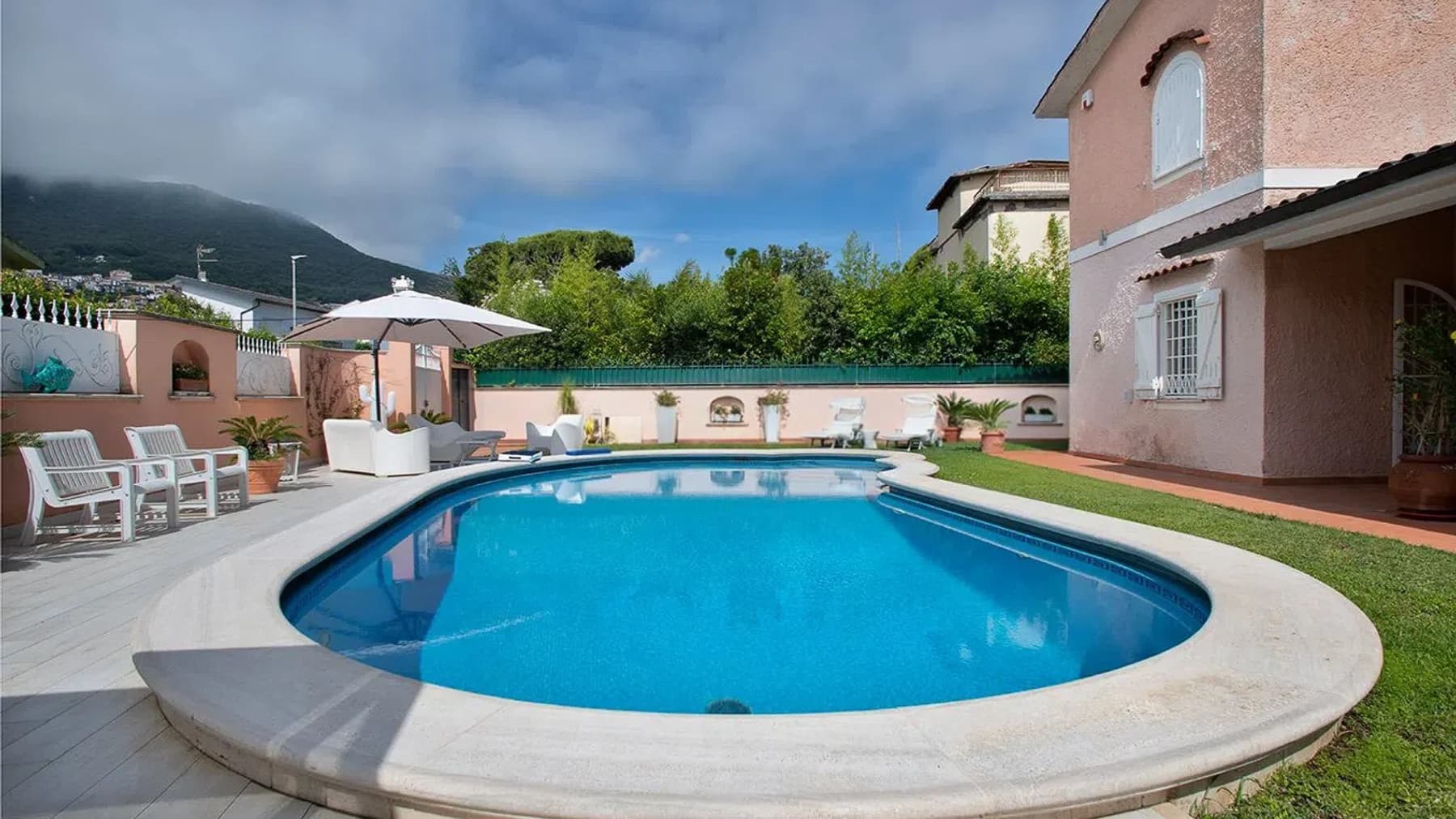 Villa 400 Mq con Piscina a San Felice Circeo