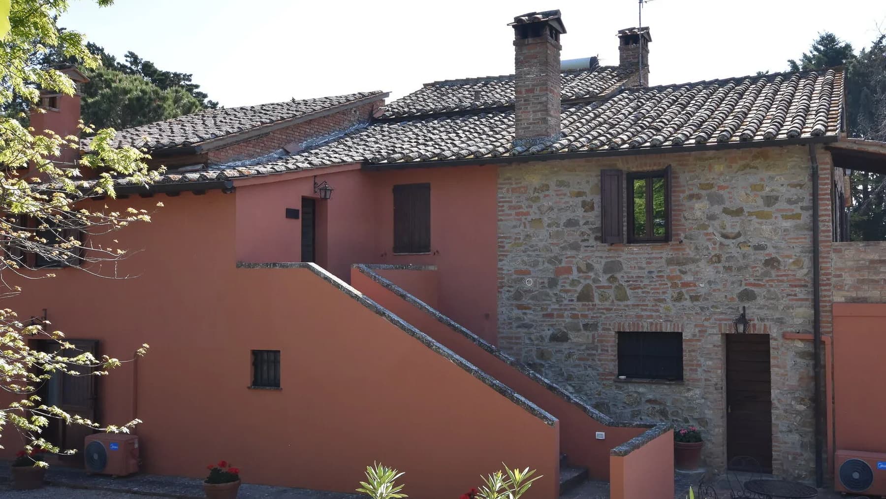 Casale autentico con piscina a Castiglione del Lago