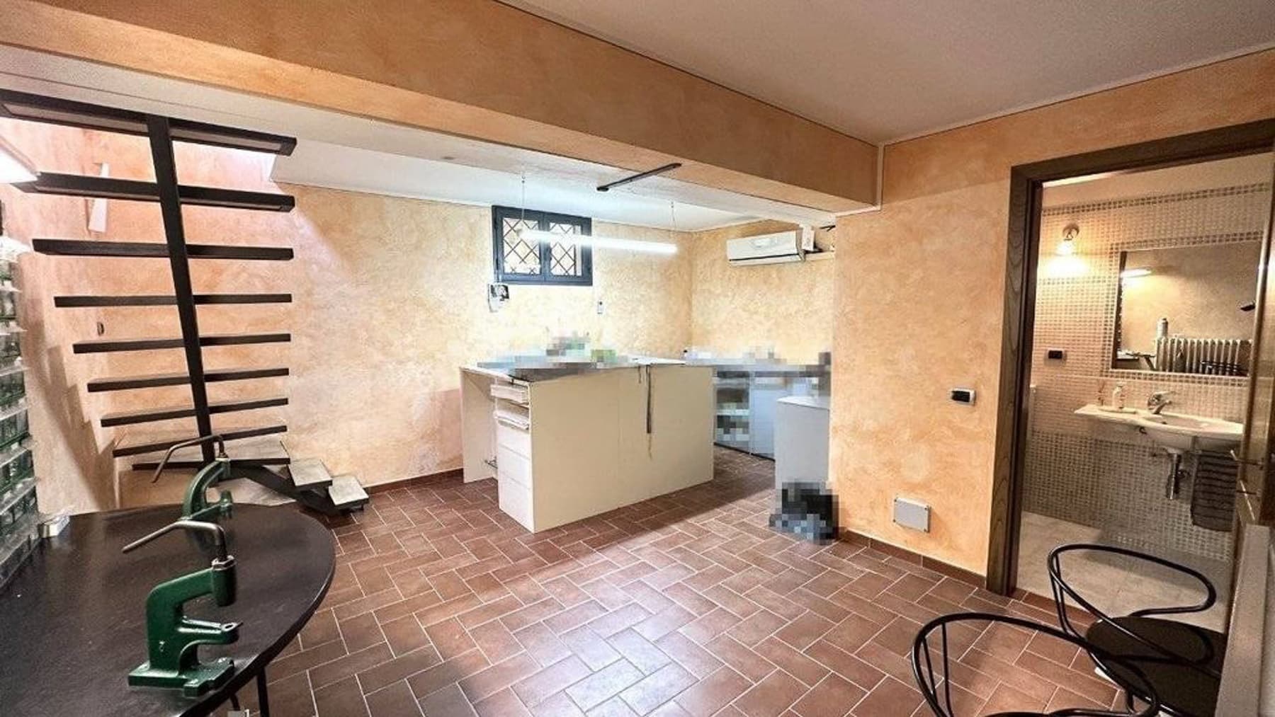 Villa in Stile Toscano a Montevarchi con Piscina