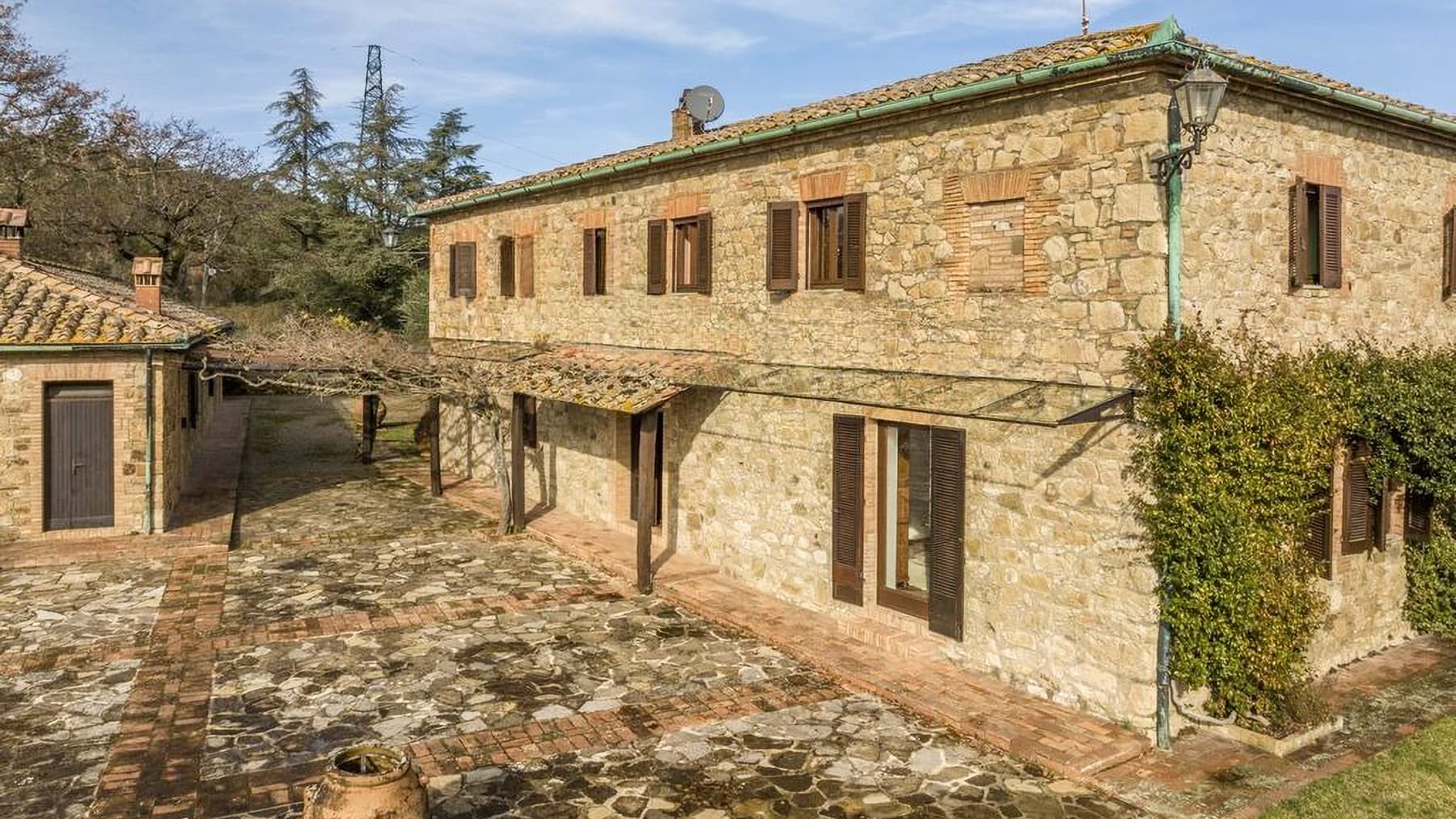Casale storico panoramico a Radicondoli, Toscana