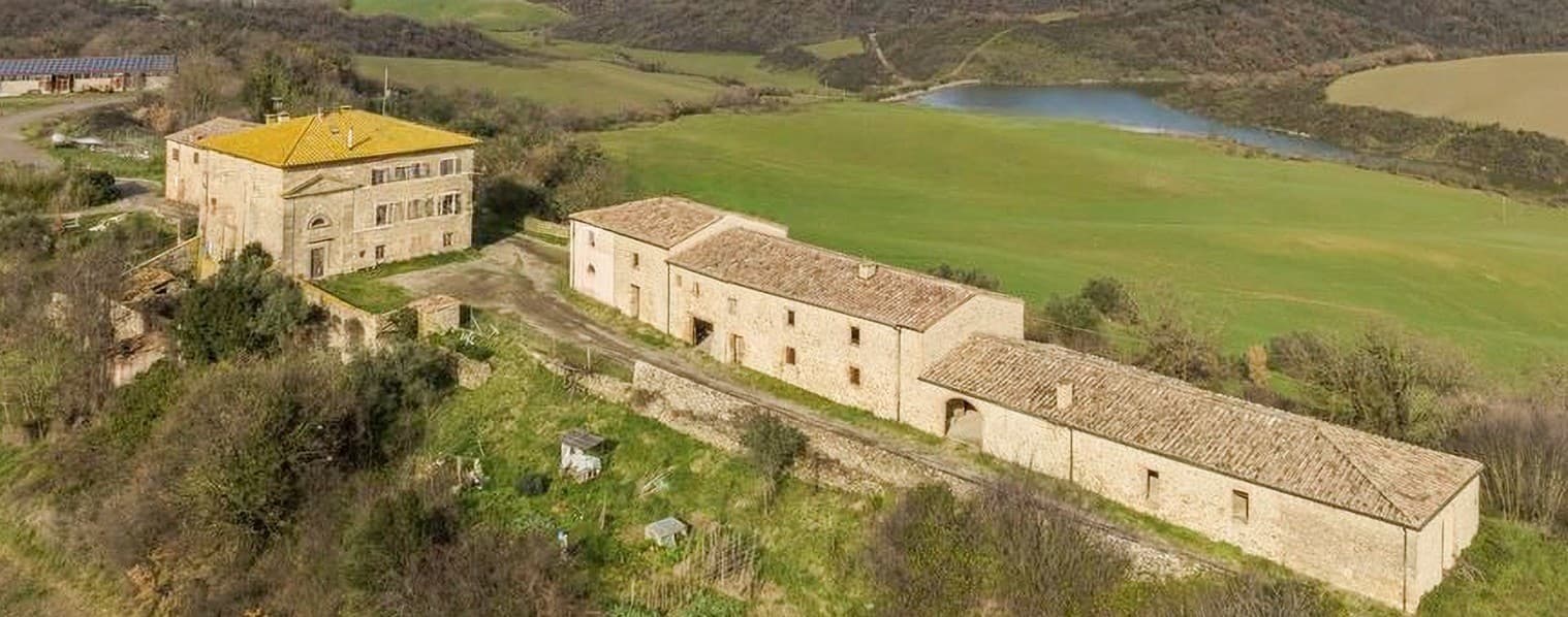 Casale storico panoramico a Radicondoli, Toscana