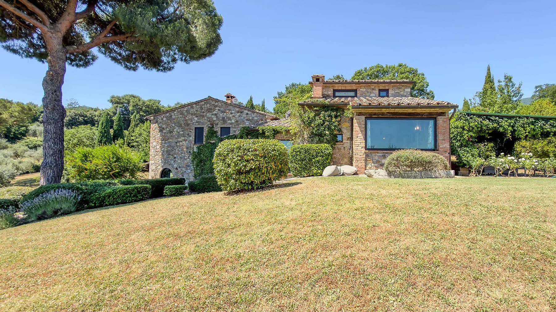 Casale autentico con piscina a Cetona, Toscana