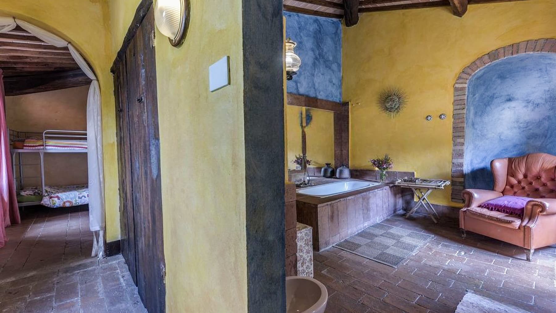 Casale a Murlo: tenuta con piscina nel cuore della Toscana