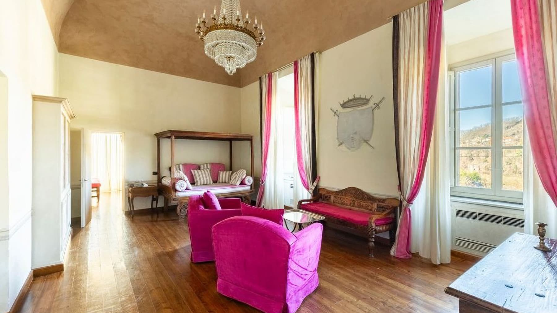 Castello restaurato a Licciana Nardi, cuore della Toscana