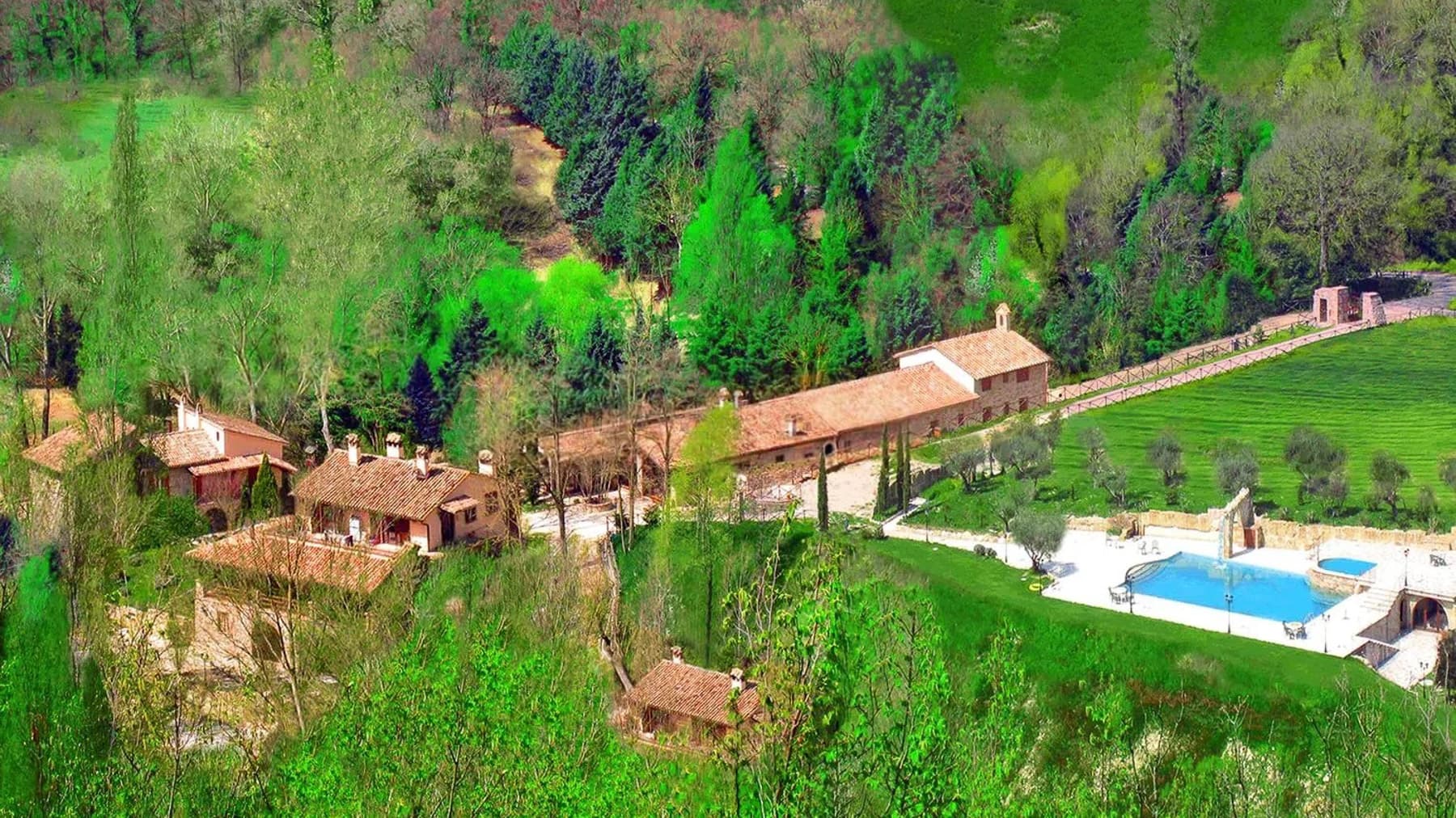 Casale storico in vendita nel cuore dell'Umbria