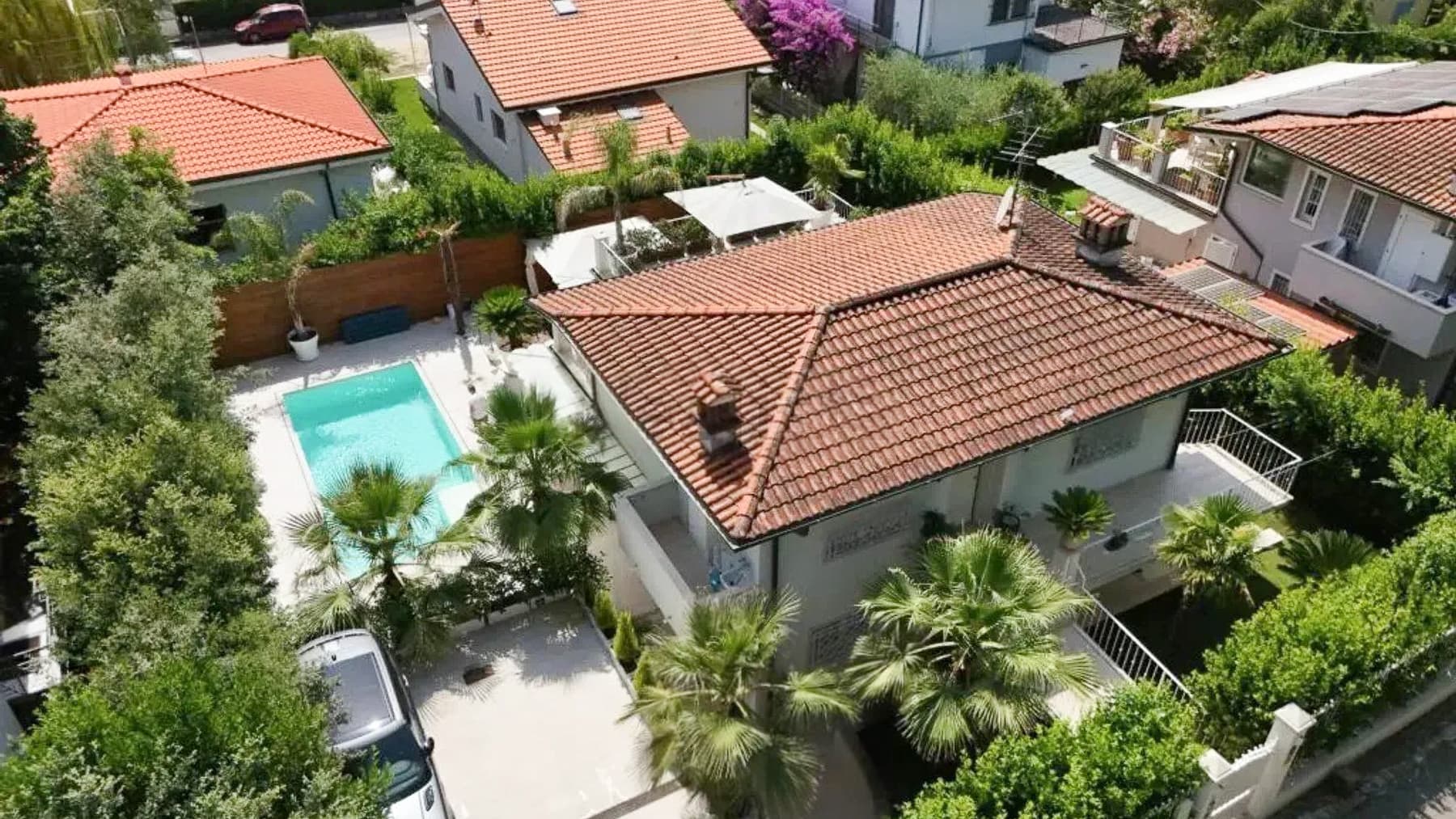 Villa esclusiva a Pietrasanta, cuore della Versilia