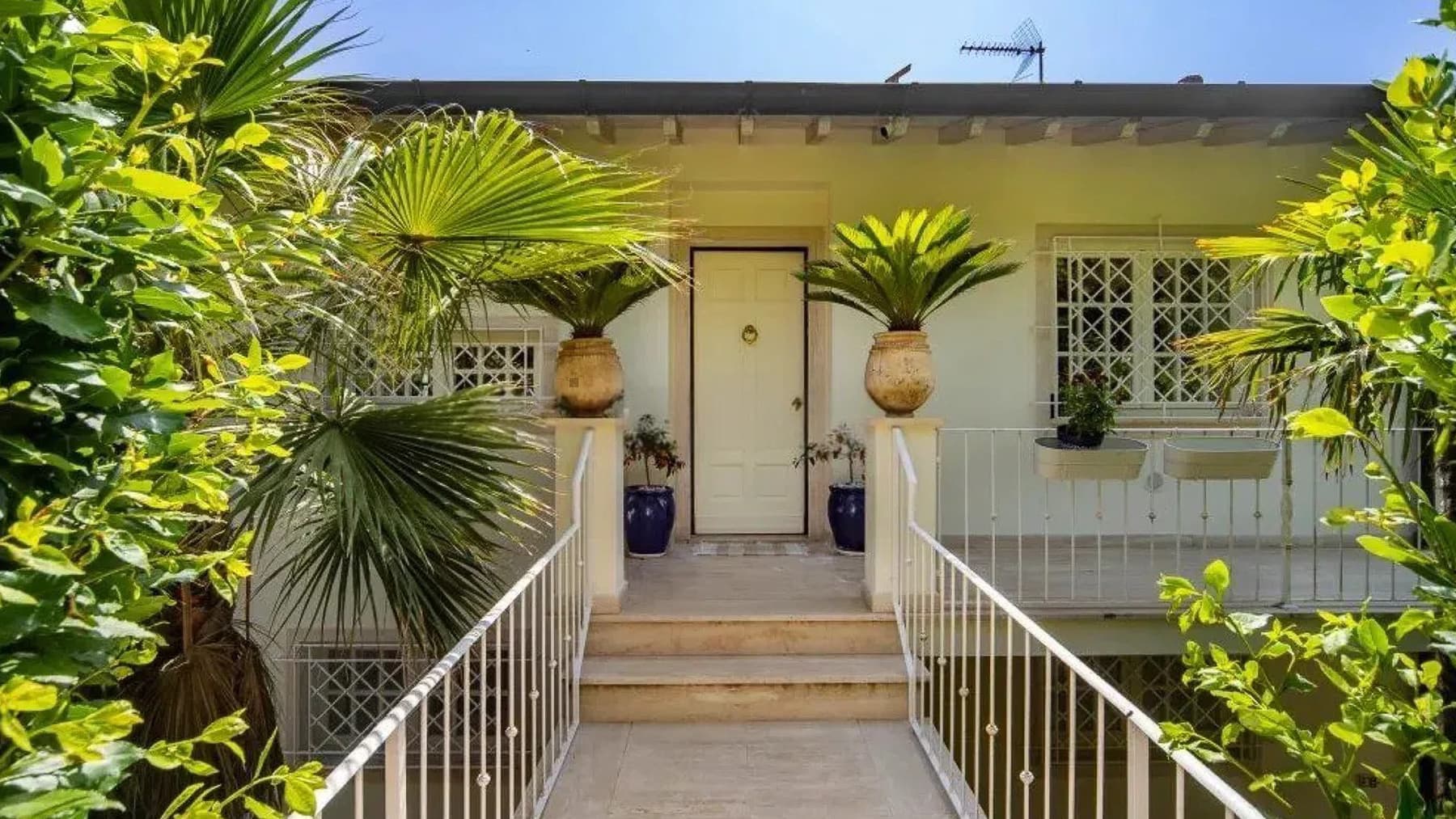 Villa esclusiva a Pietrasanta, cuore della Versilia