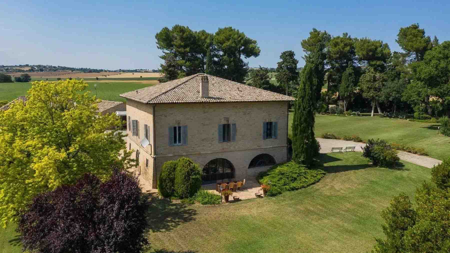 Charming Villa in Morrovalle, Marche Region