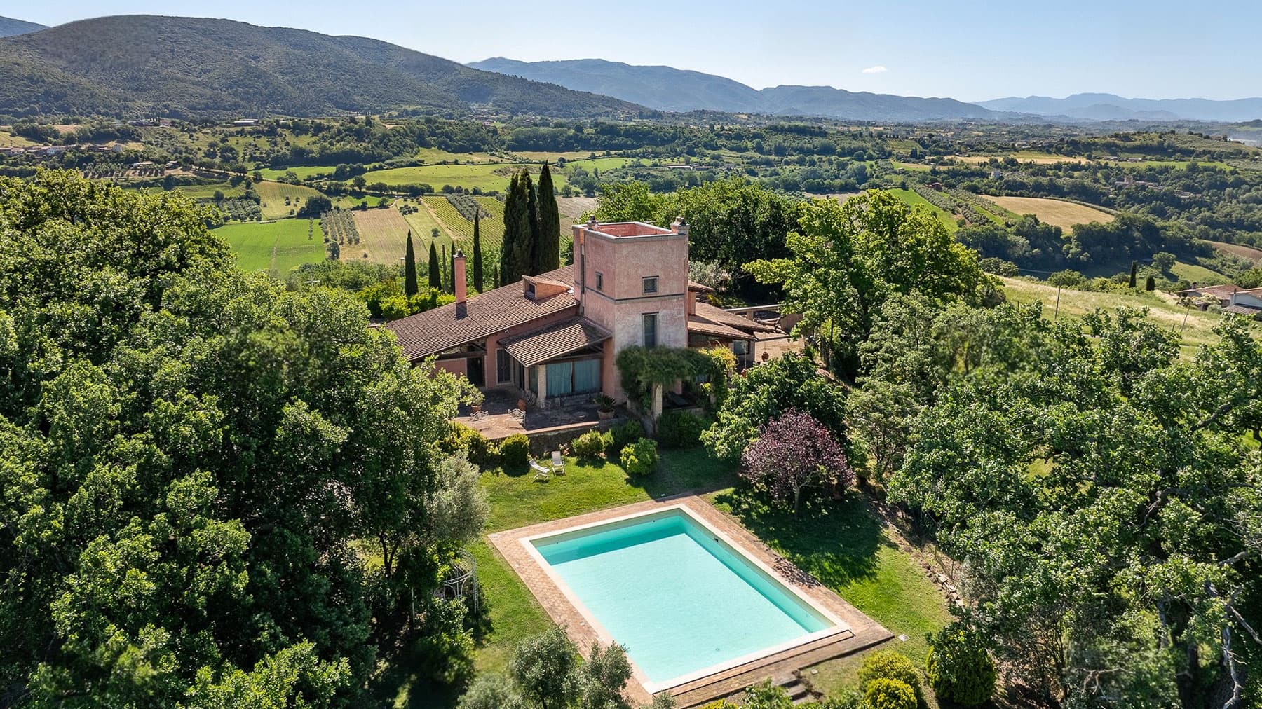 Casale elegante con vista sulla valle a Calvi dell'Umbria