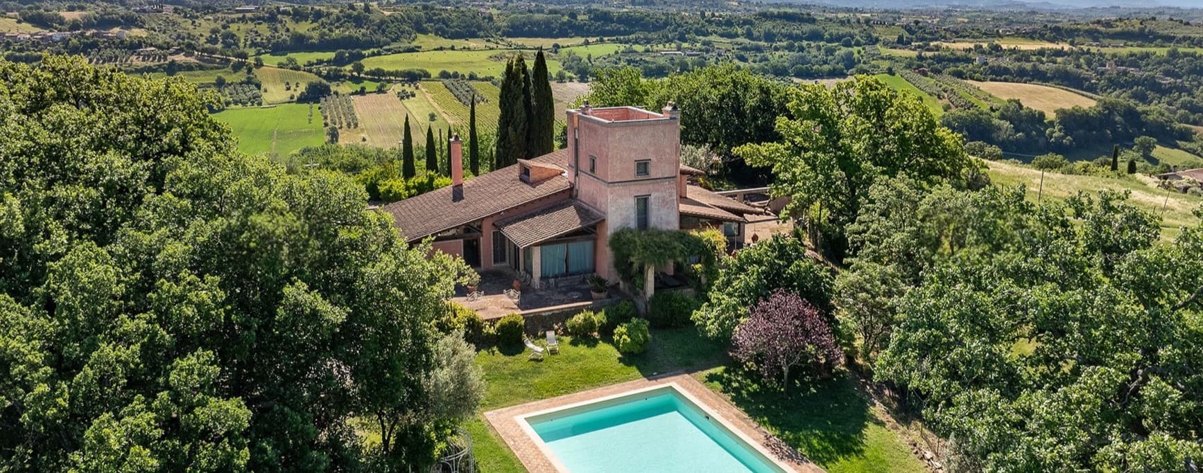 Casale elegante con vista sulla valle a Calvi dell'Umbria