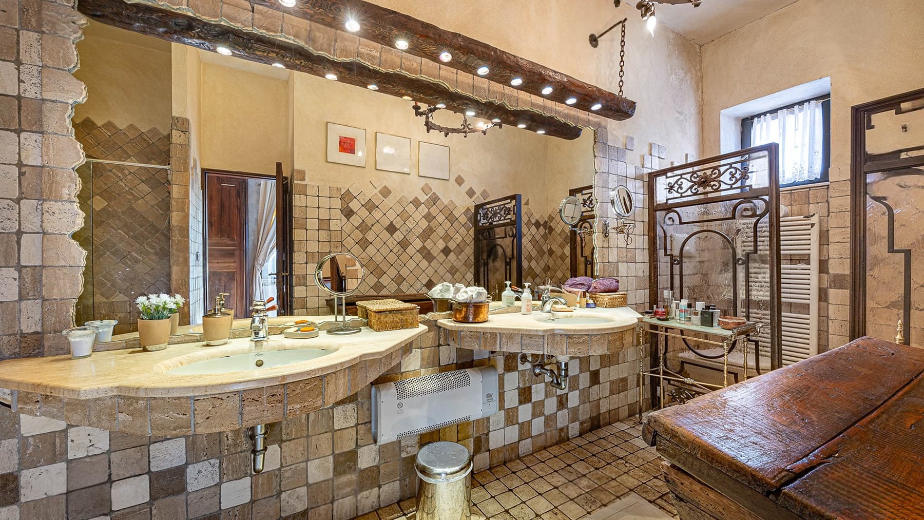 Villa esclusiva nella campagna umbra di Terni