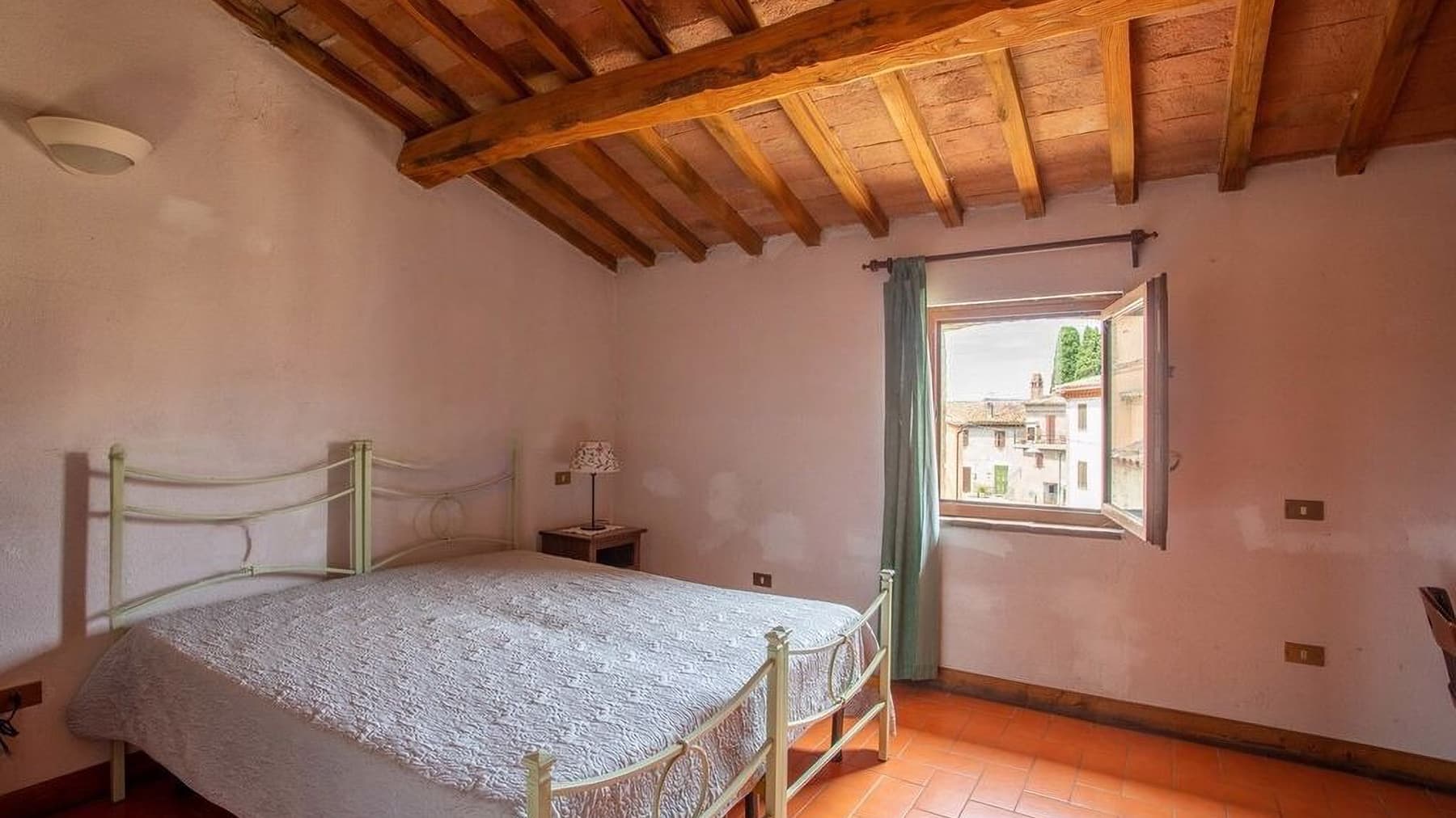 Tenuta-Complesso in Charming Acquasparta, Umbria