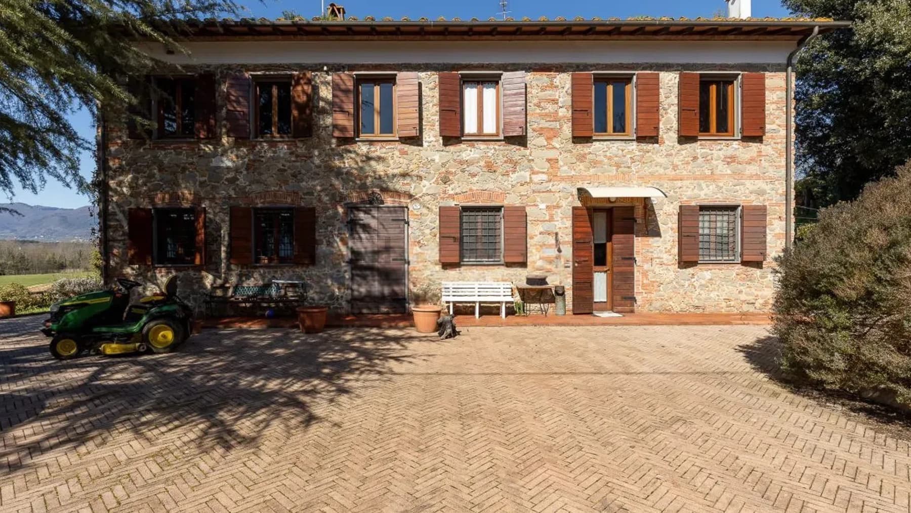 Casale ristrutturato nella campagna Toscana di Mencarini