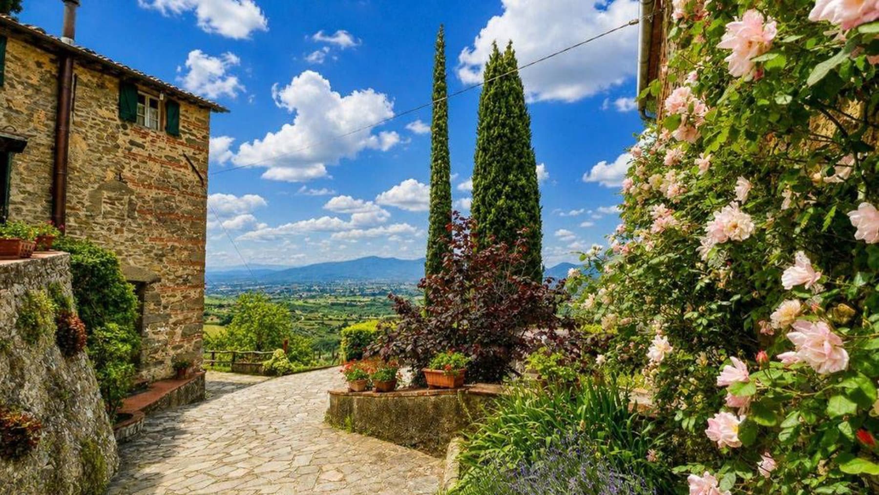 Casale con Piscina nelle Colline di Capannori, Toscana
