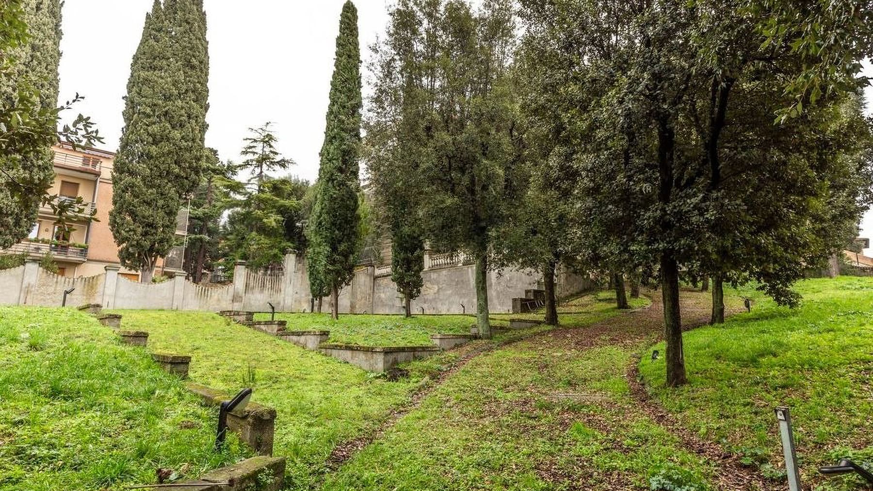 Villa storica con vista Duomo sulle colline di Firenze