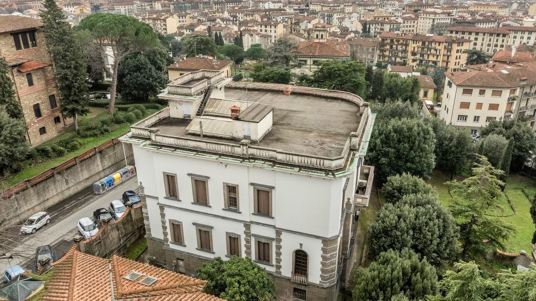 Villa storica con vista Duomo sulle colline di Firenze