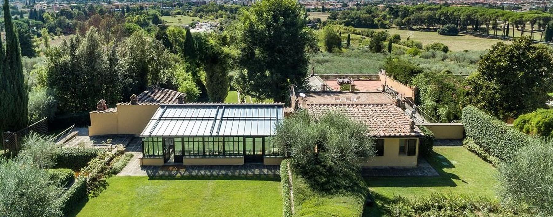 Villa moderna con giardino a Settignano, Firenze