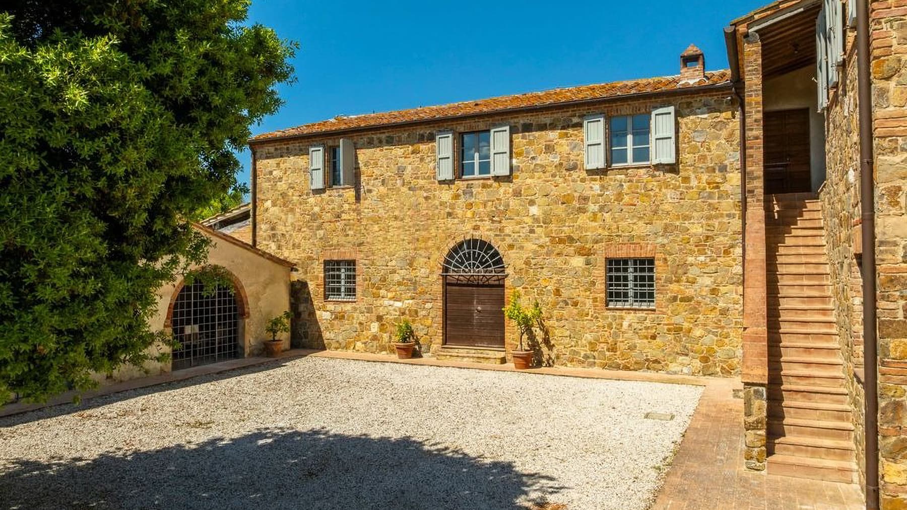 Rustic Country House in Chiusure, Tuscany