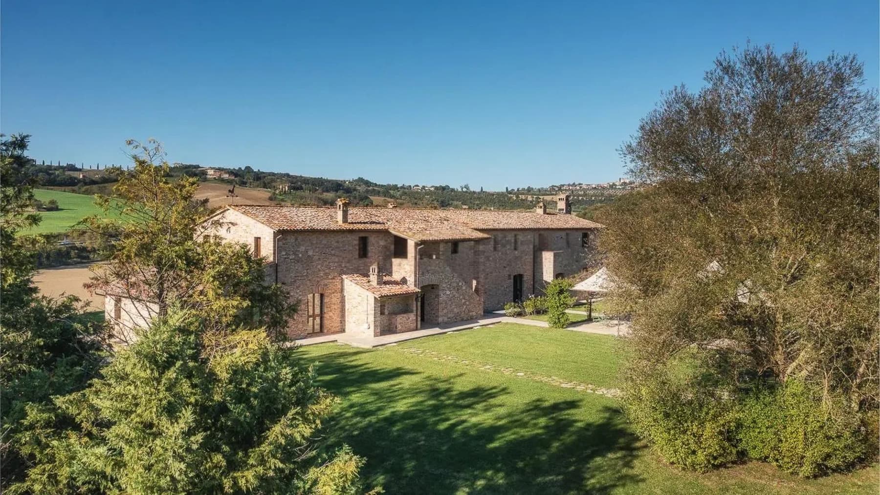 Casale storico ristrutturato con piscina a Todi, Umbria