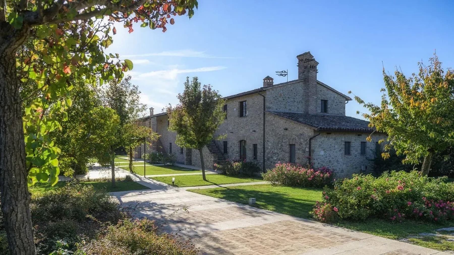 Casale storico ristrutturato con piscina a Todi, Umbria