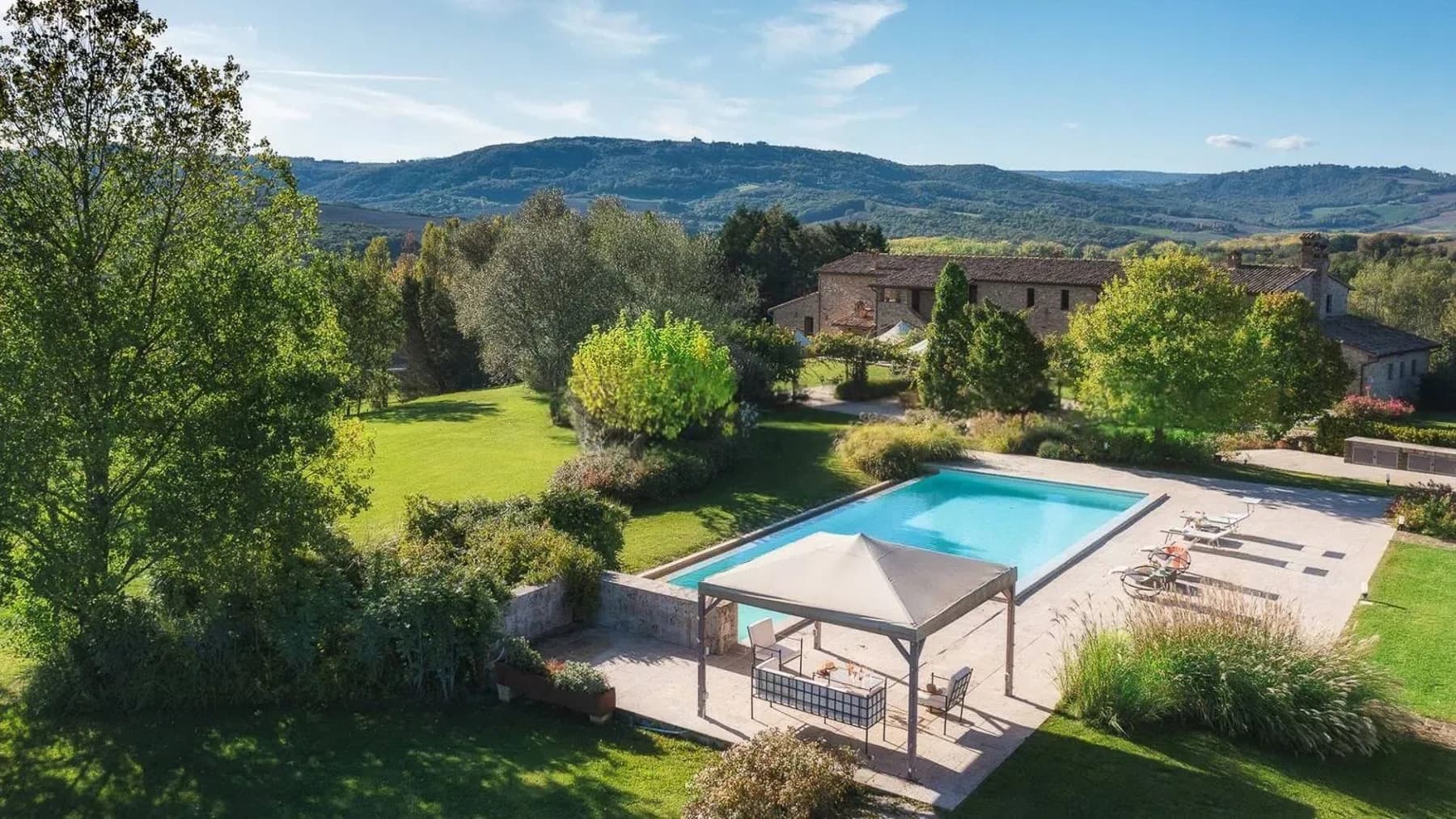 Casale storico ristrutturato con piscina a Todi, Umbria