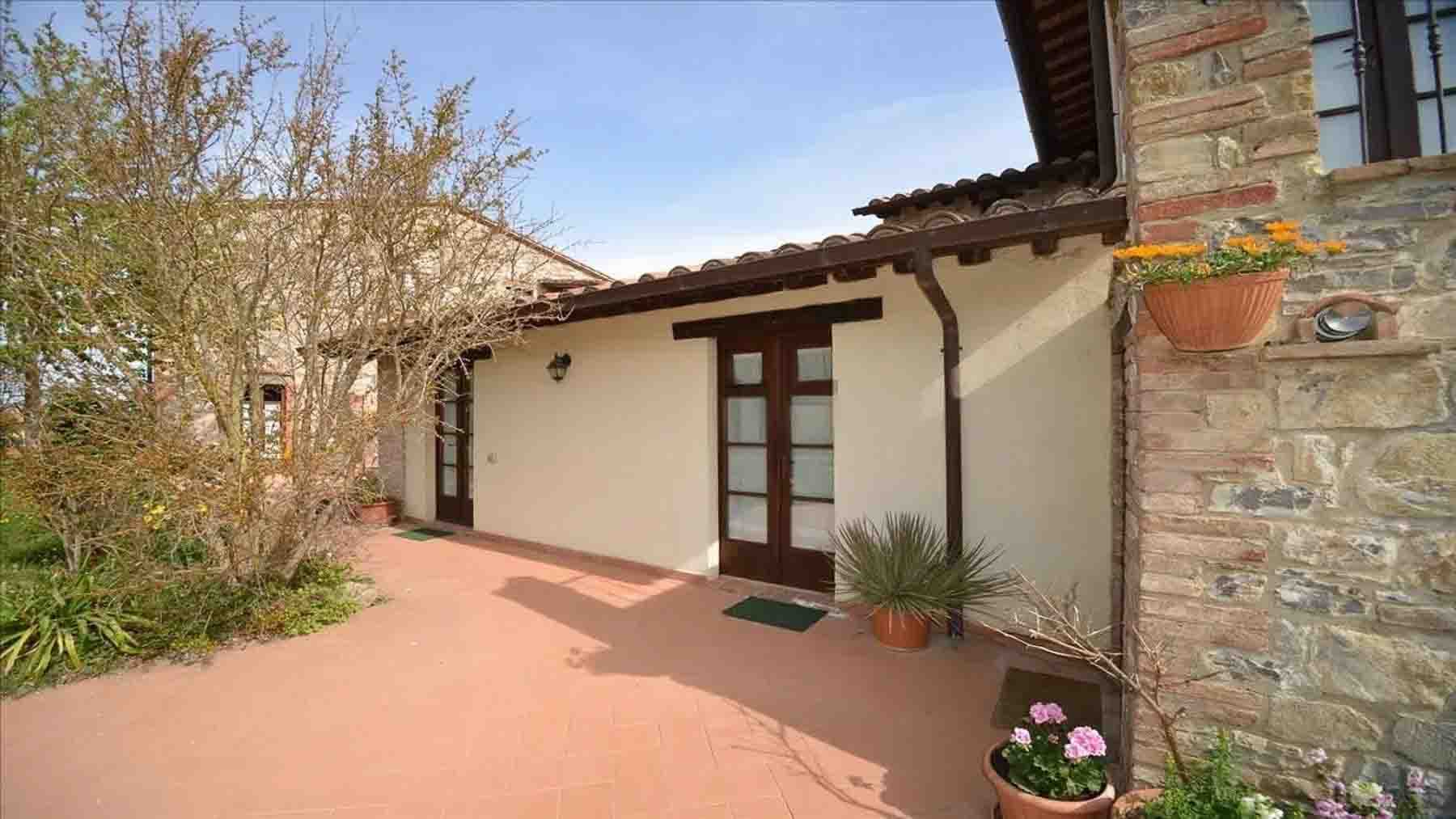Casale di 740 mq tra le colline umbre a Monteleone d'Orvieto