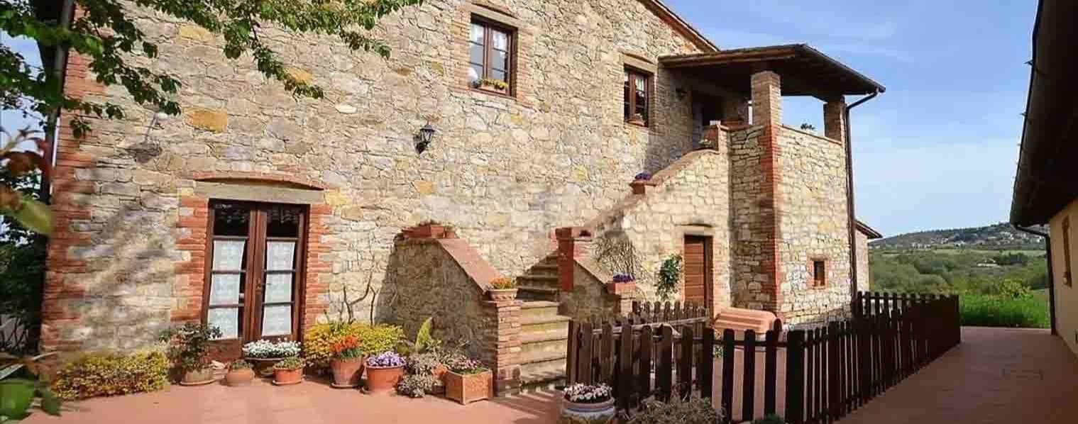 Casale di 740 mq tra le colline umbre a Monteleone d'Orvieto