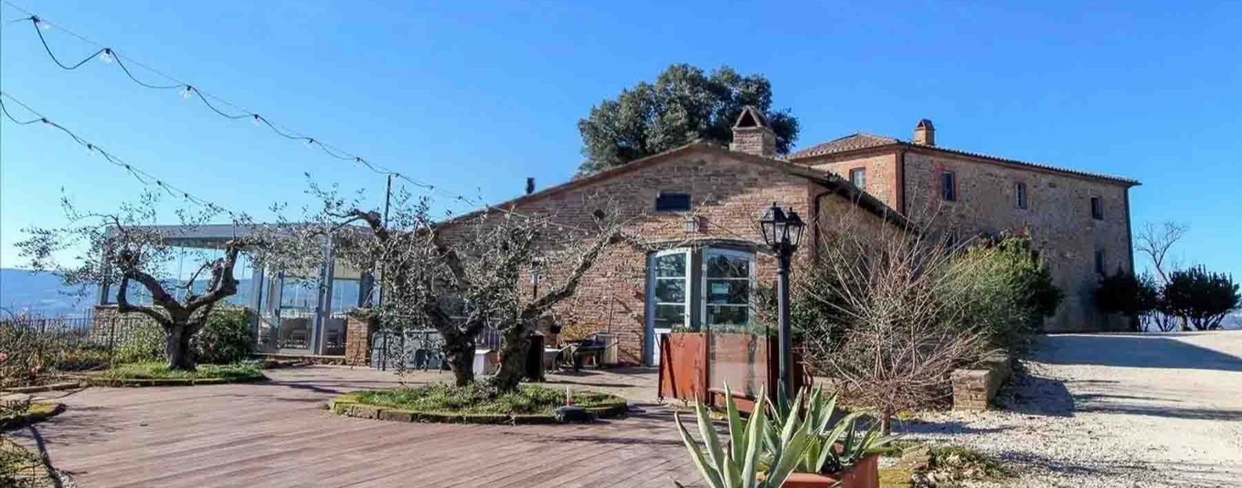Casale di lusso in Umbria con vista panoramica