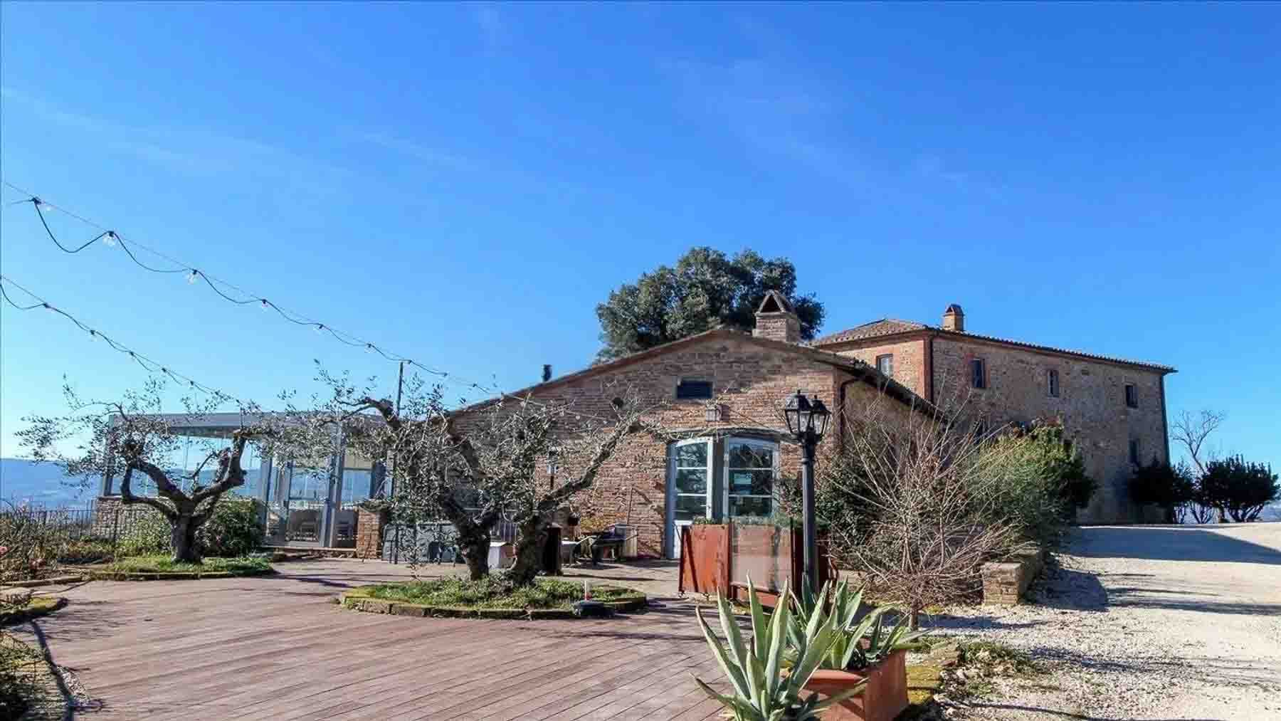 Casale di lusso in Umbria con vista panoramica