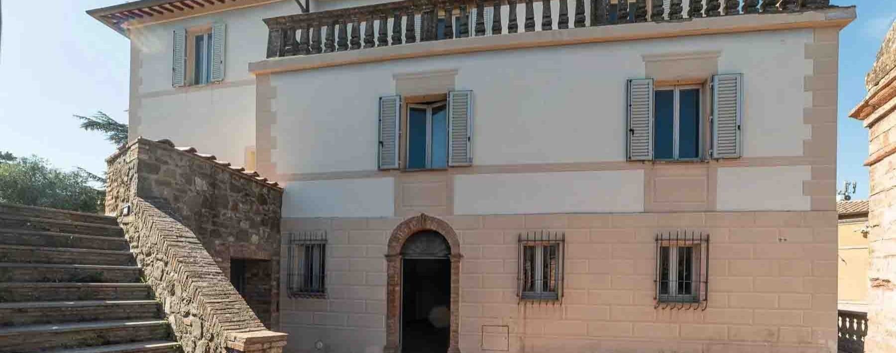 Villa prestigiosa a Torrenieri, cuore della Toscana