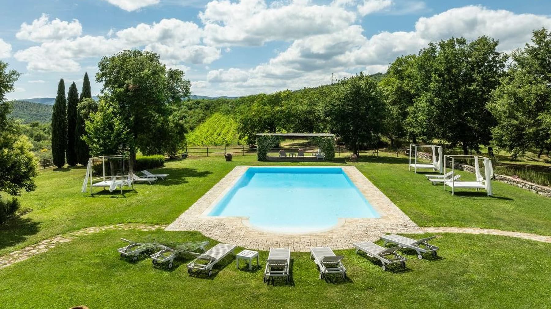 Casale panoramico nel cuore del Chianti aretino