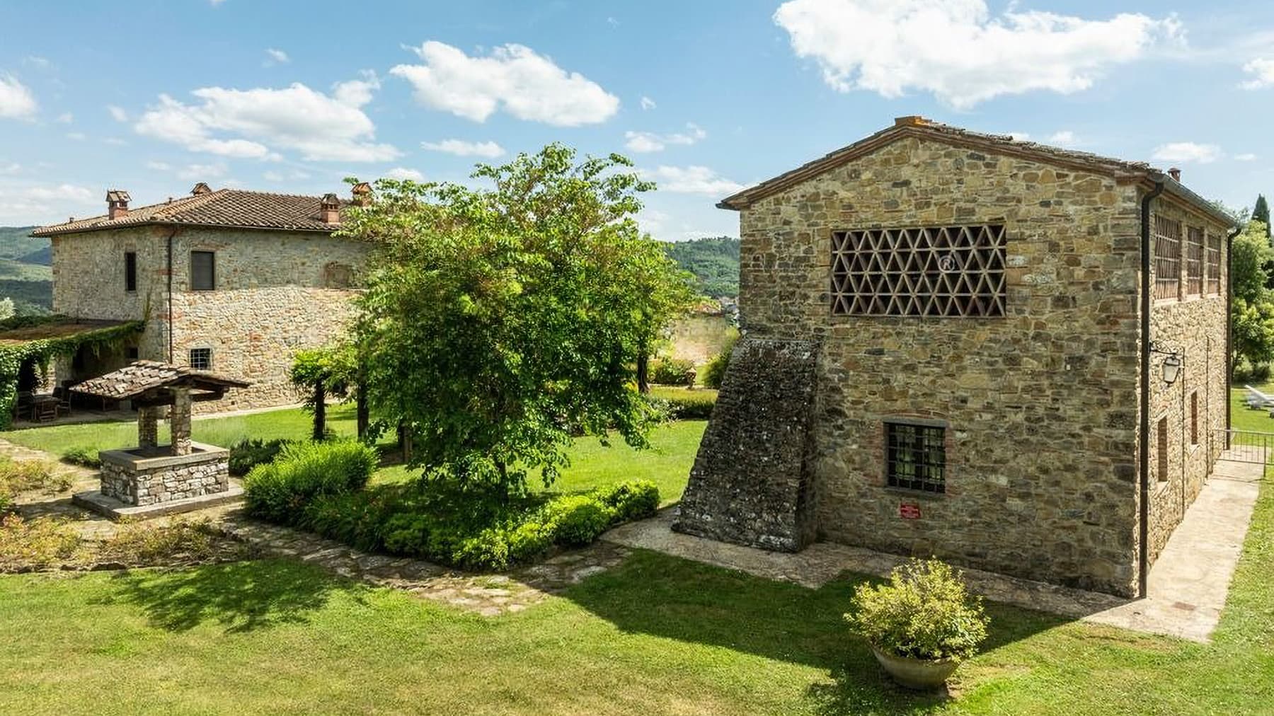 Casale panoramico nel cuore del Chianti aretino