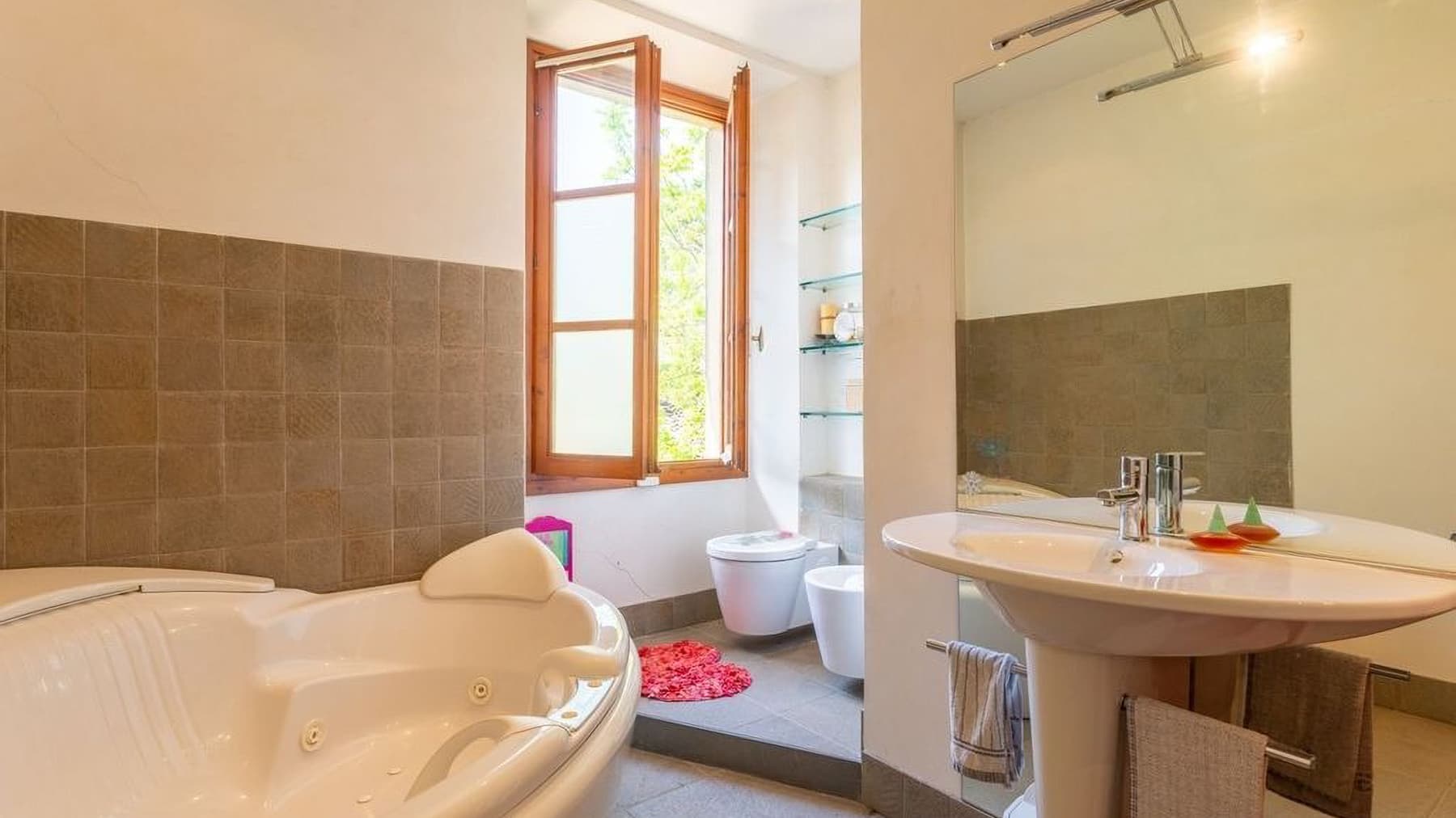 Charming Villa in Rimaggio with Pool, Tuscany