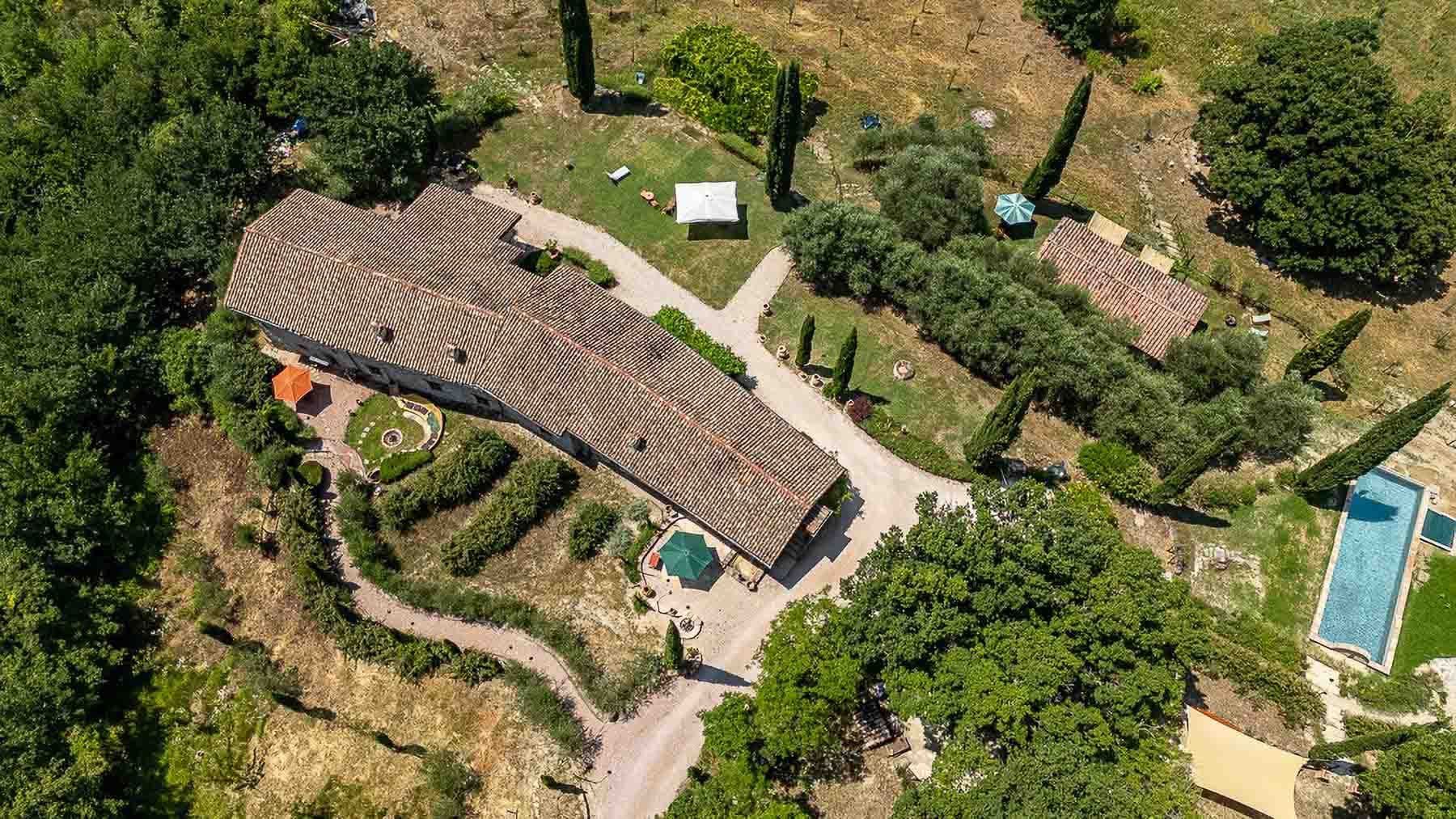 Casale panoramico a Gubbio, vista lago e monti