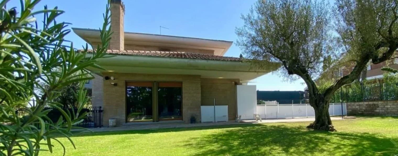 Charming Semi-Detached House in Rome, Lazio