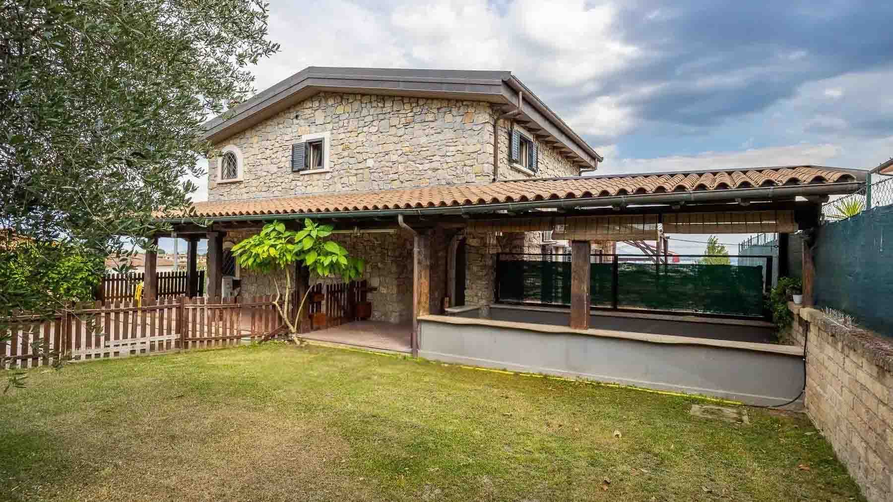 Charming Villa in Fiano Romano, Lazio Region