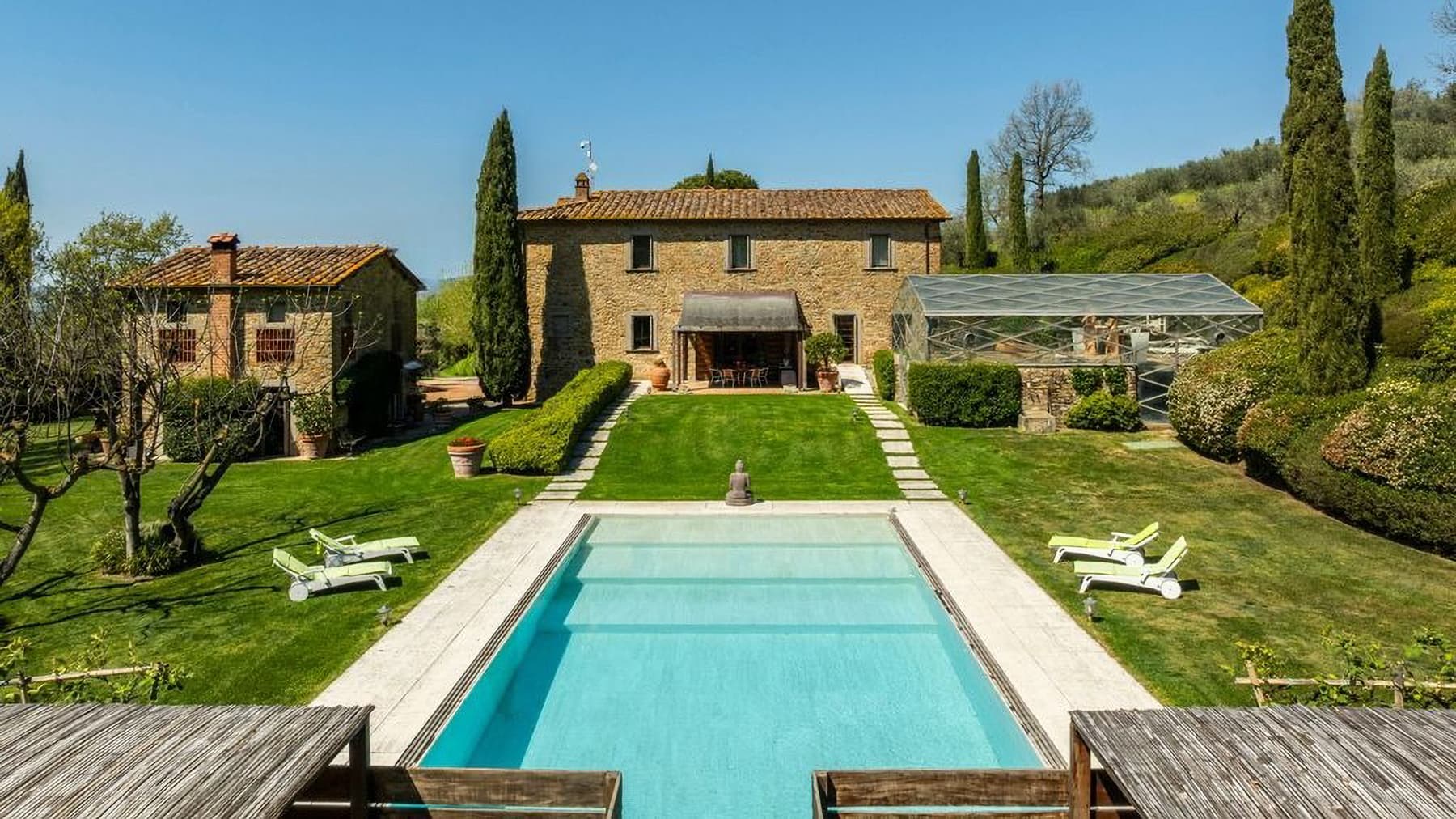 Villa prestigiosa con scuderie nella splendida Toscana