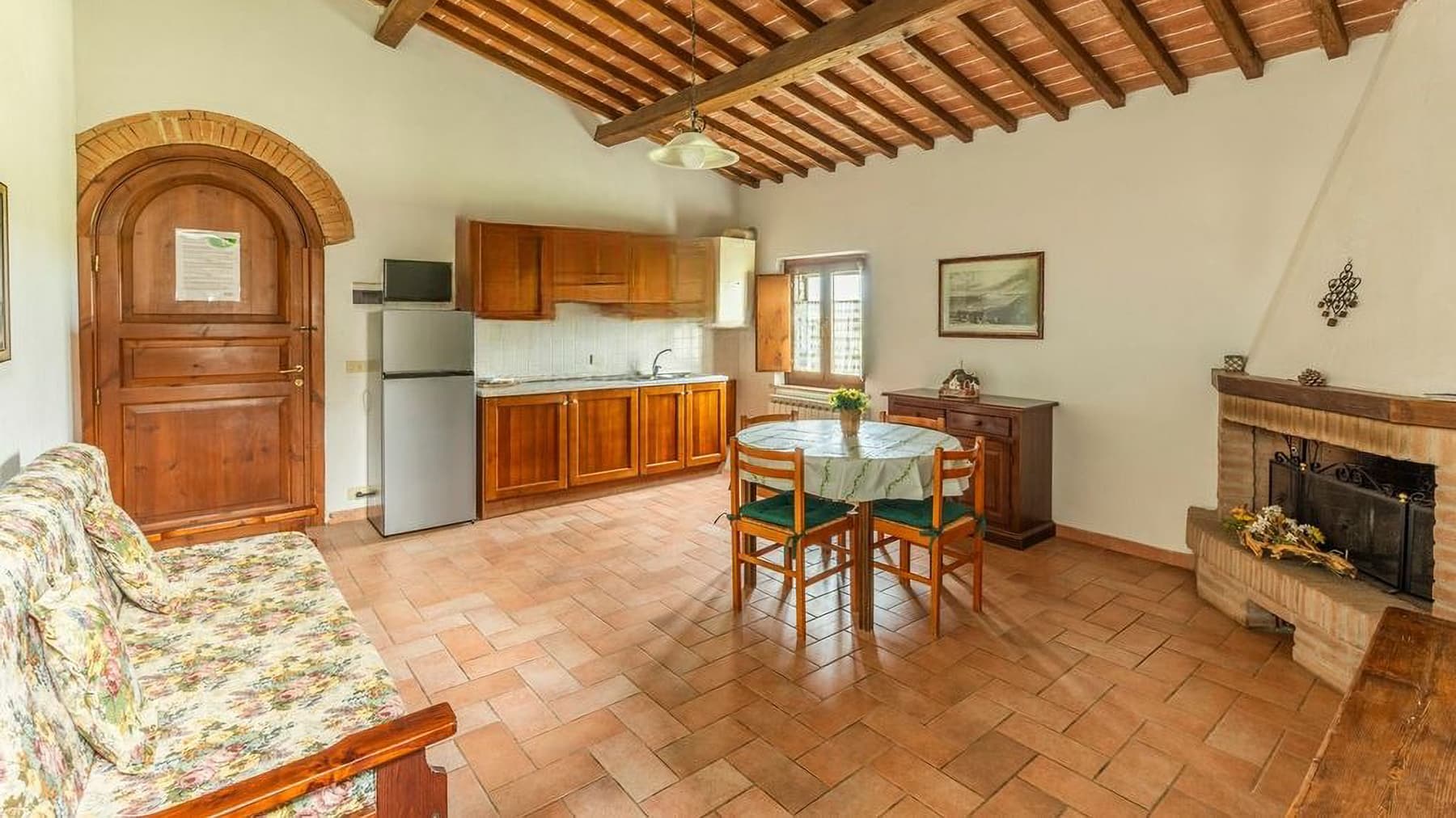 Tenuta-Complesso a Ulignano, agriturismo in Toscana