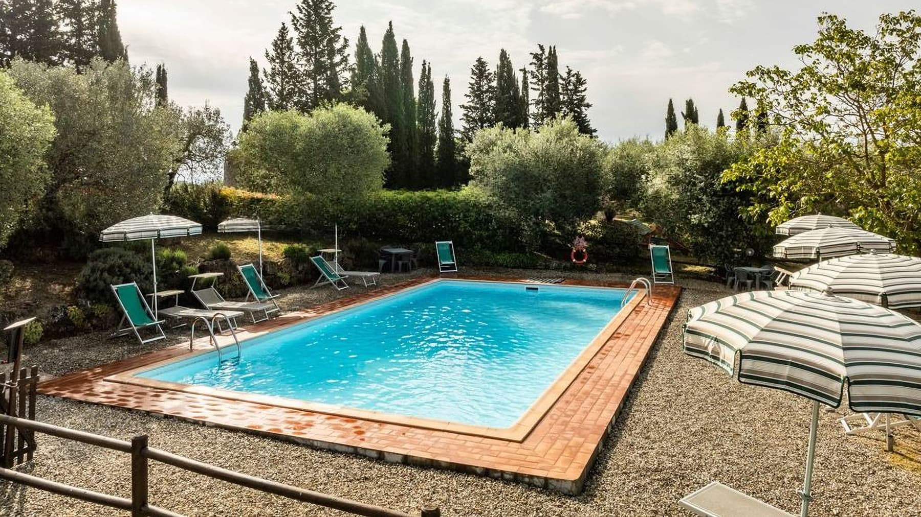 Tenuta-Complesso a Ulignano, agriturismo in Toscana