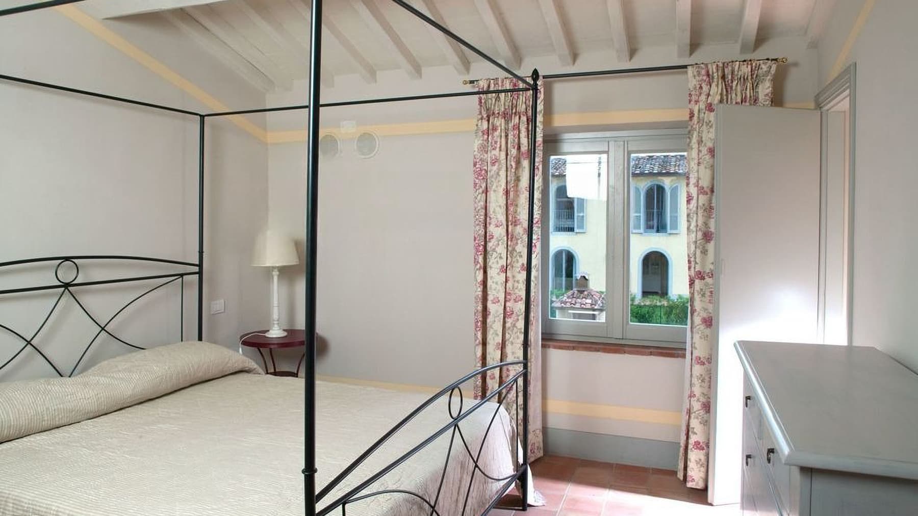 Tenuta-Complesso immerso nella natura a Lamporecchio, Toscana